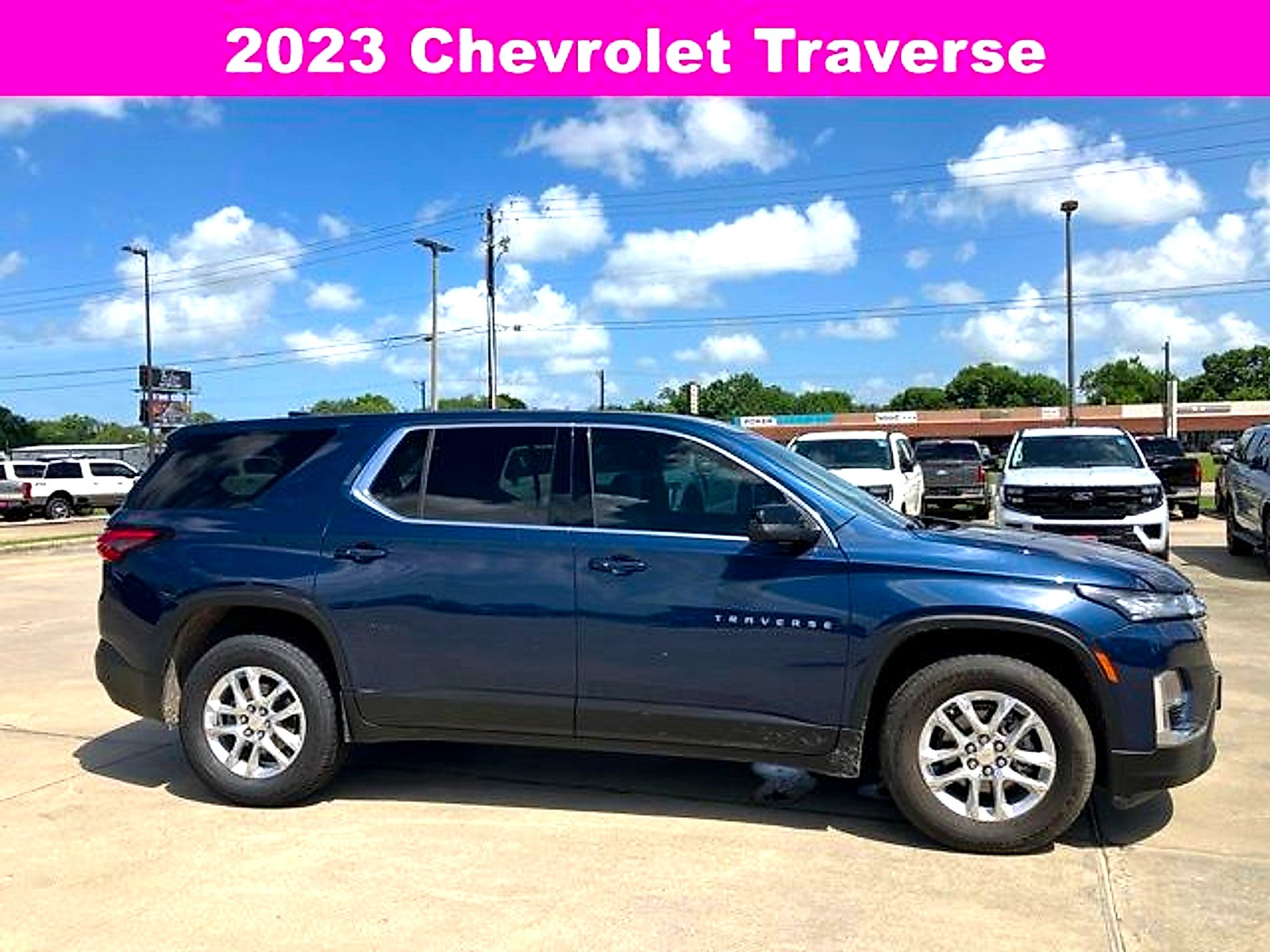 2023 Chevrolet Traverse LS