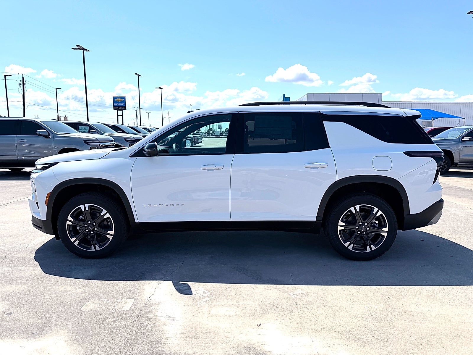 2027 Chevrolet Traverse LT