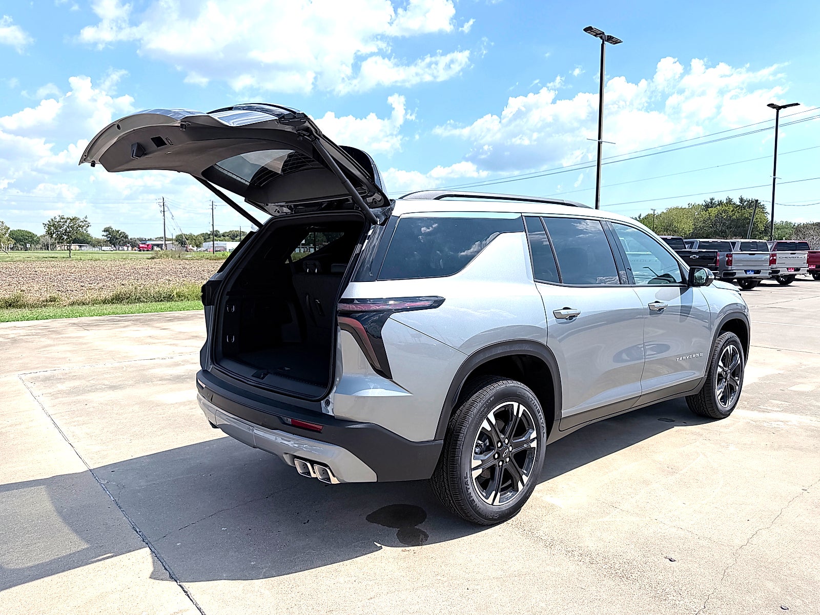 2027 Chevrolet Traverse LT