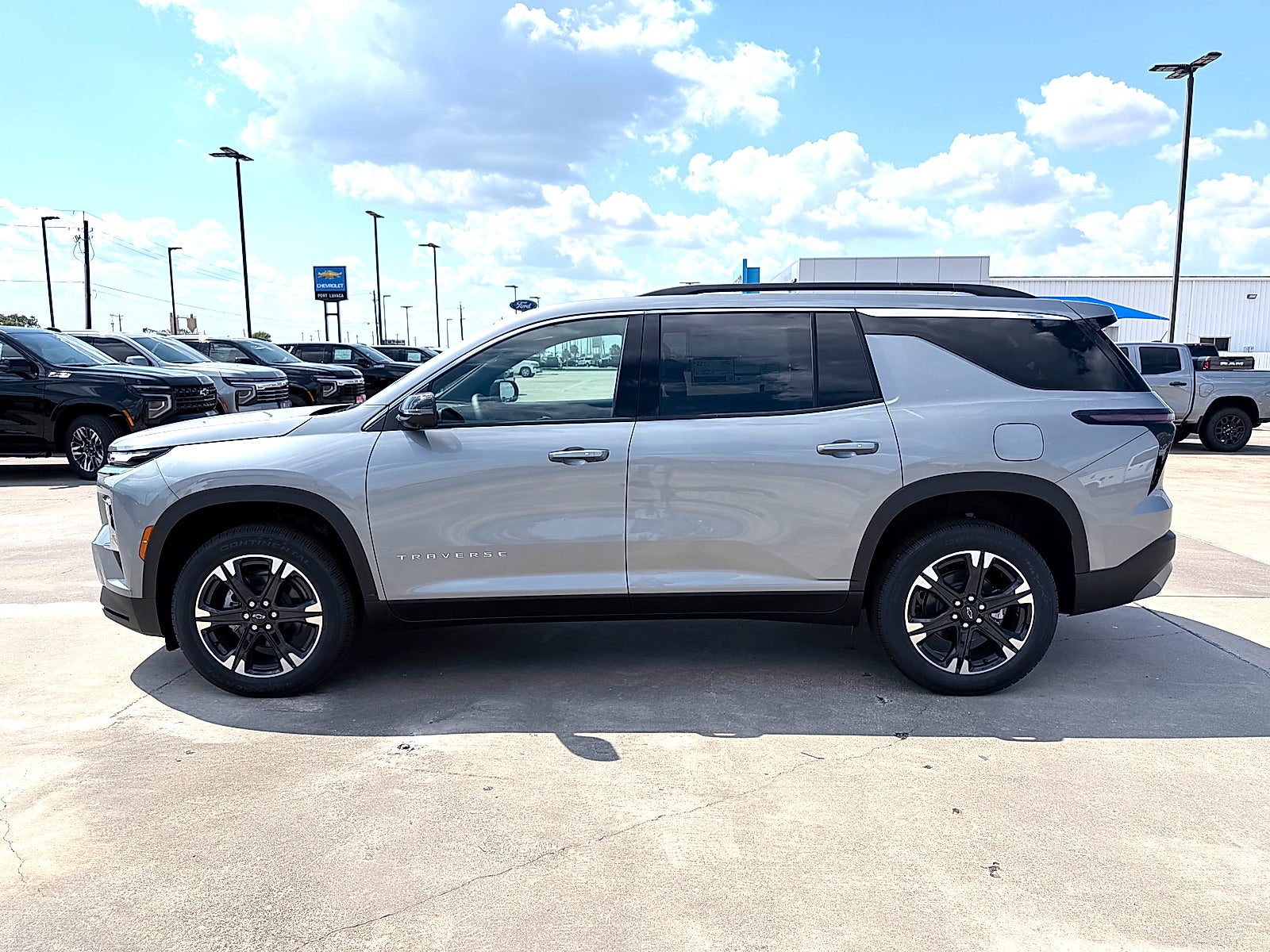 2027 Chevrolet Traverse LT