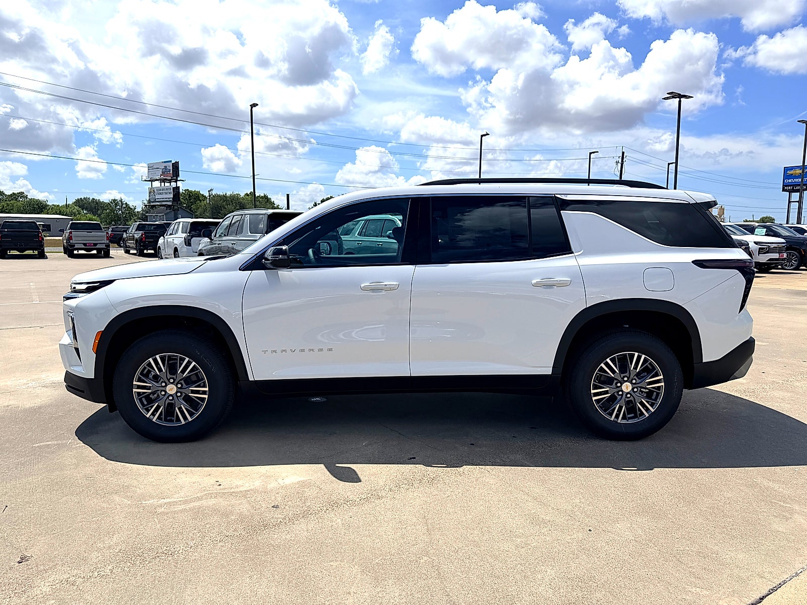 2027 Chevrolet Traverse LT