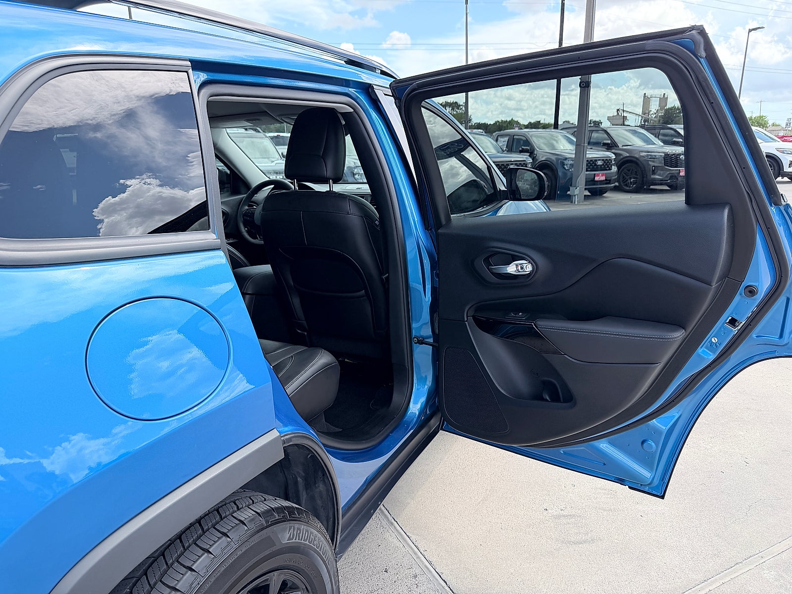 2023 Jeep Cherokee Altitude Lux 4x4