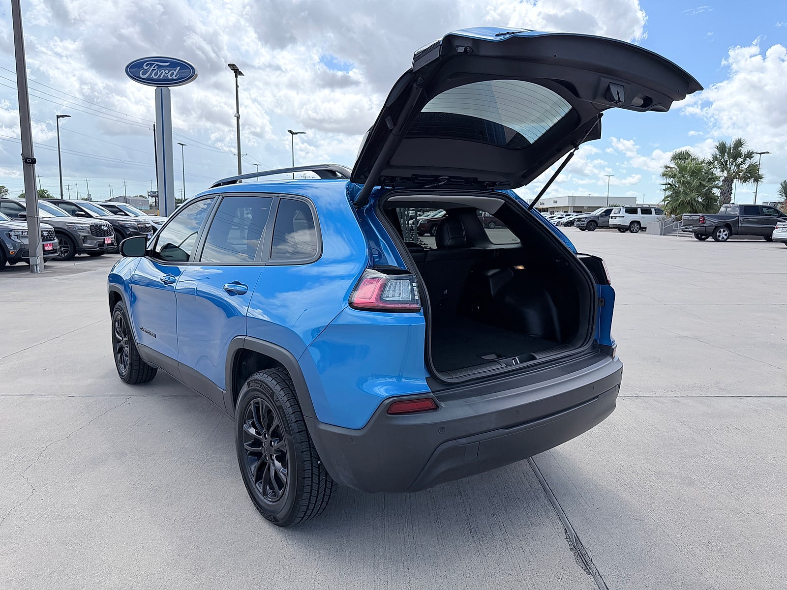 2023 Jeep Cherokee Altitude Lux 4x4