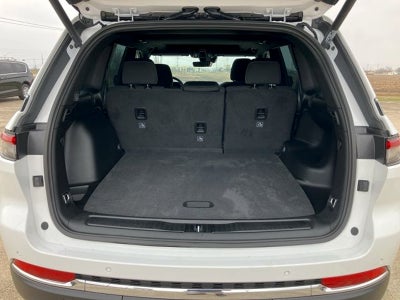 2026 Jeep Grand Cherokee Laredo X 4x2