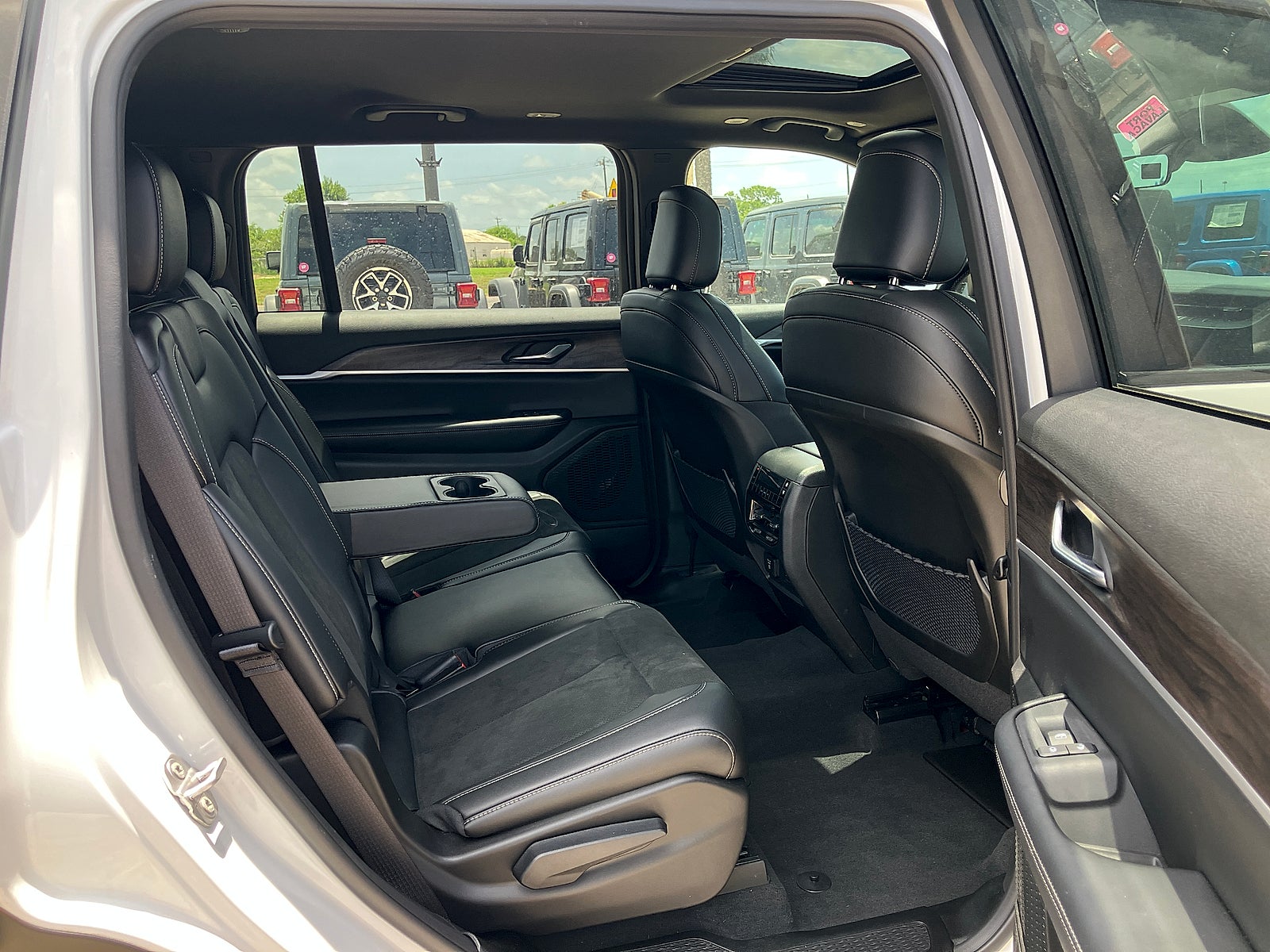2026 Jeep Grand Cherokee L Altitude 4x4