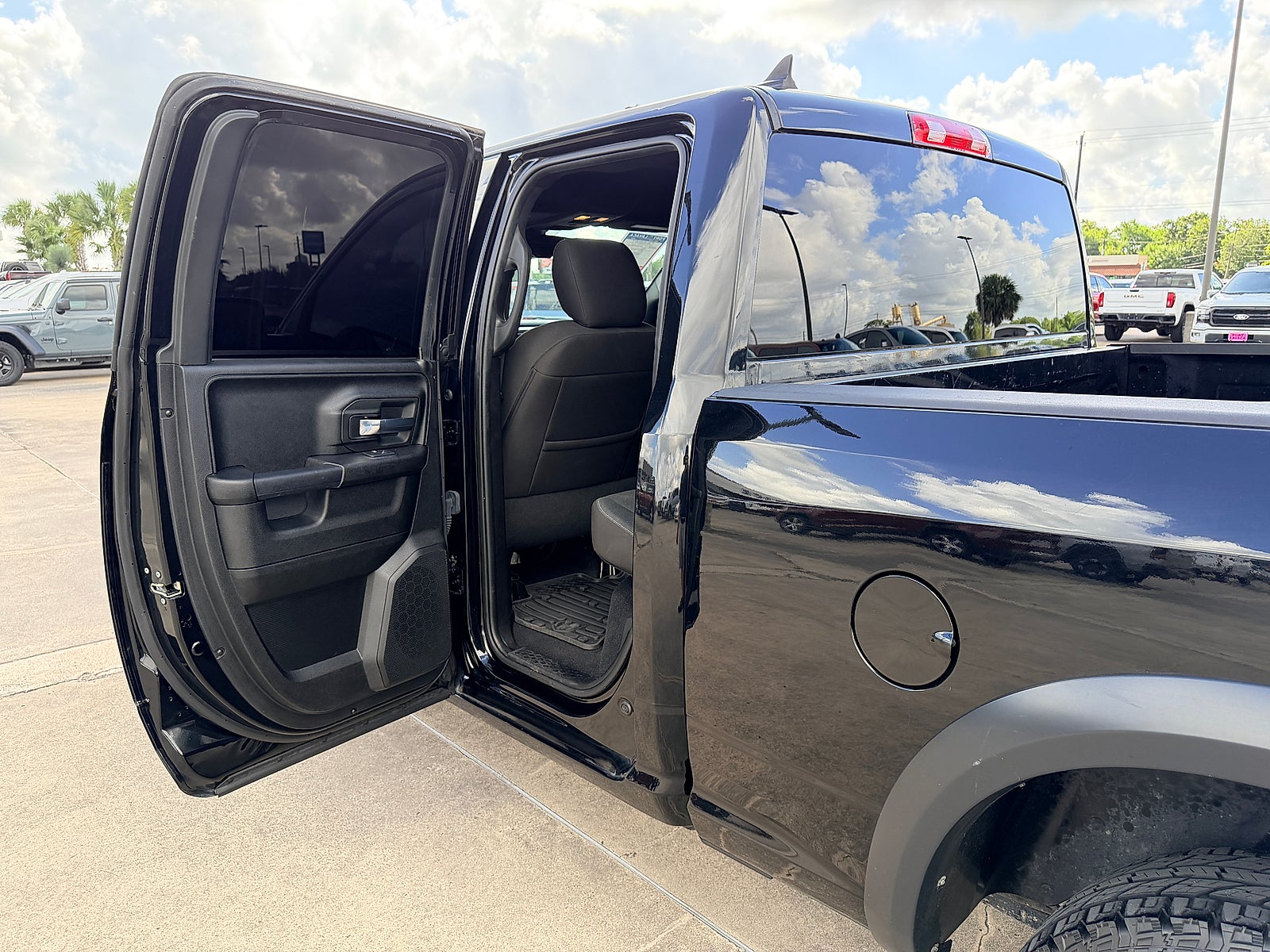 2023 RAM 1500 Classic Warlock Quad Cab 4x2 6'4" Box