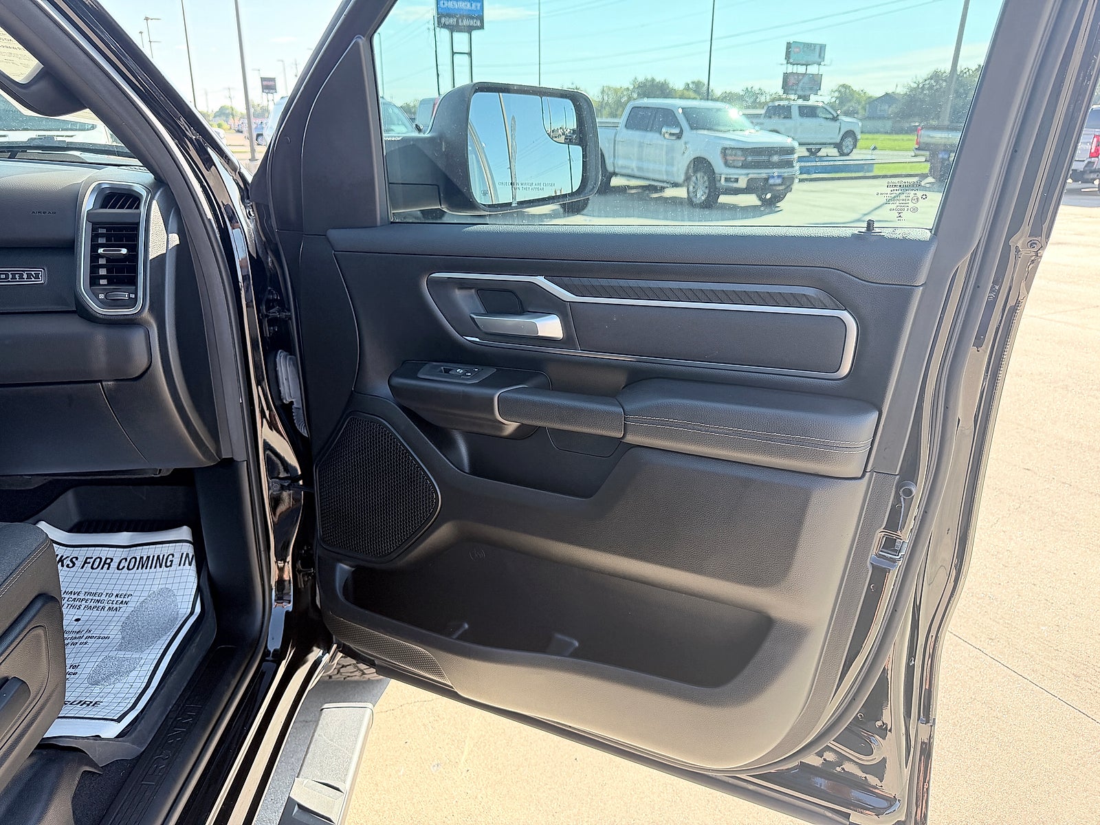 2025 RAM 1500 Big Horn Crew Cab 4x4 5'7" Box