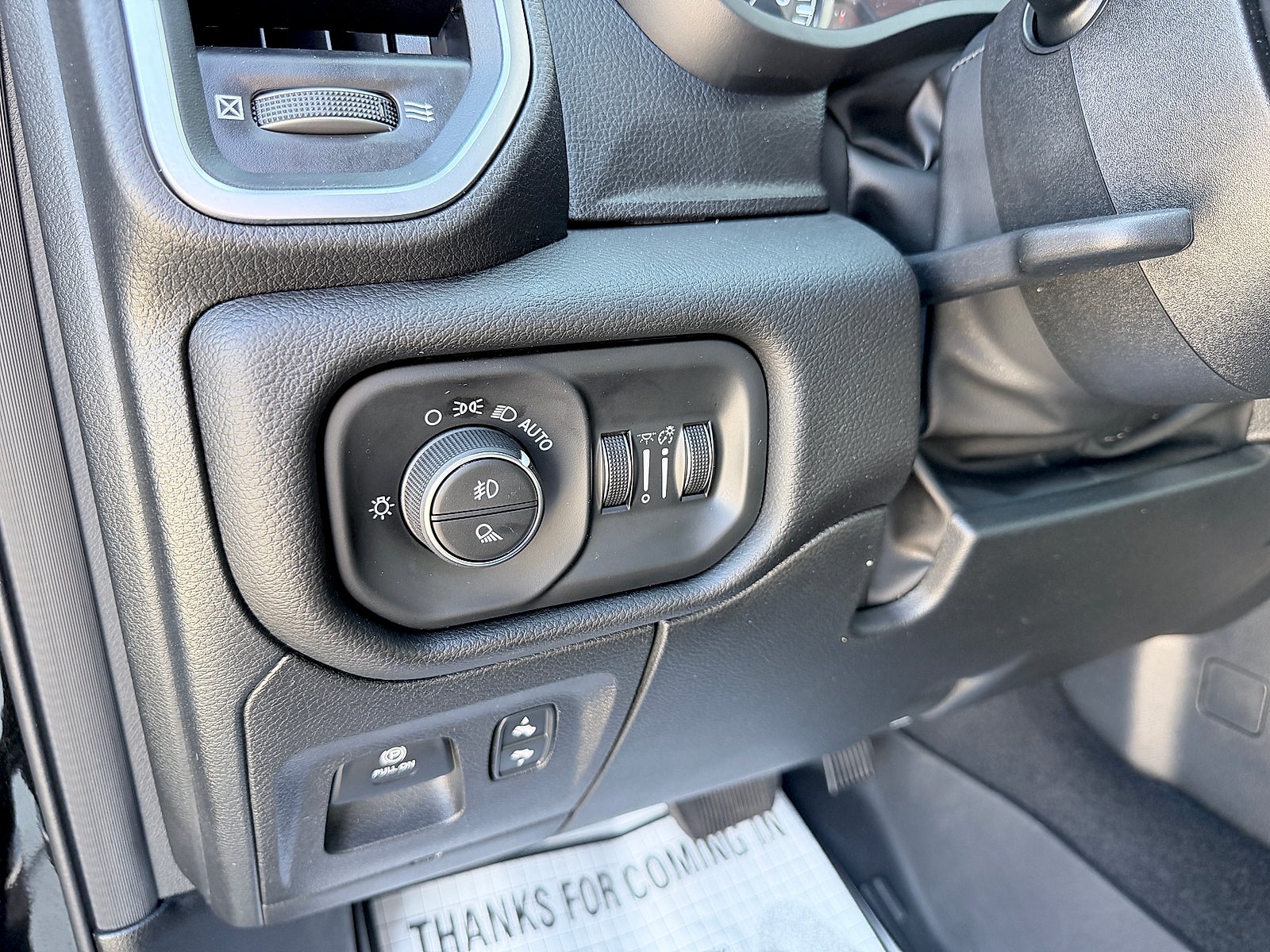 2025 RAM 1500 Big Horn Crew Cab 4x4 5'7" Box