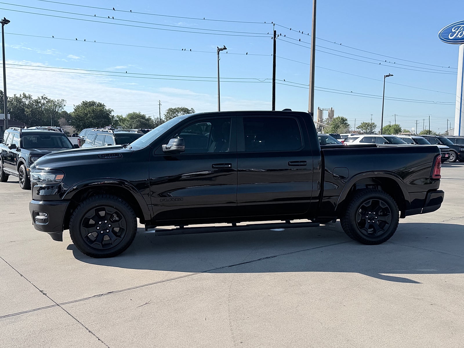 2025 RAM 1500 Big Horn Crew Cab 4x4 5'7" Box