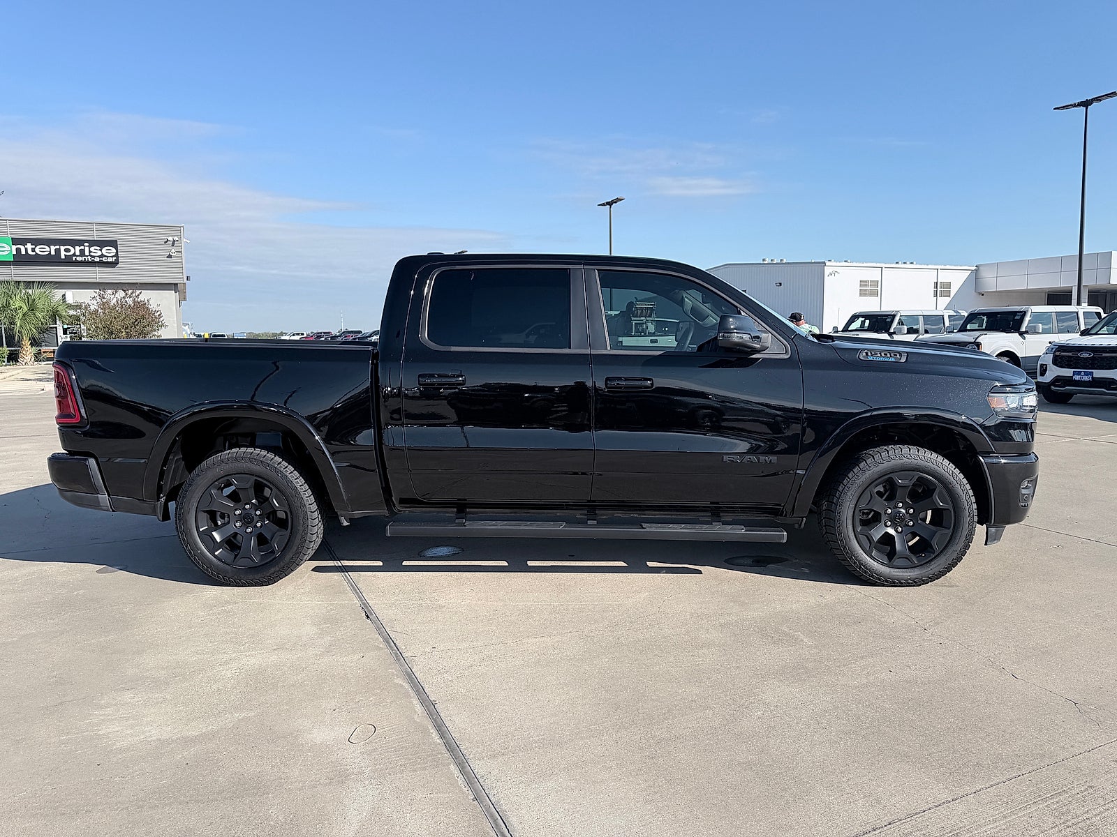 2025 RAM 1500 Big Horn Crew Cab 4x4 5'7" Box