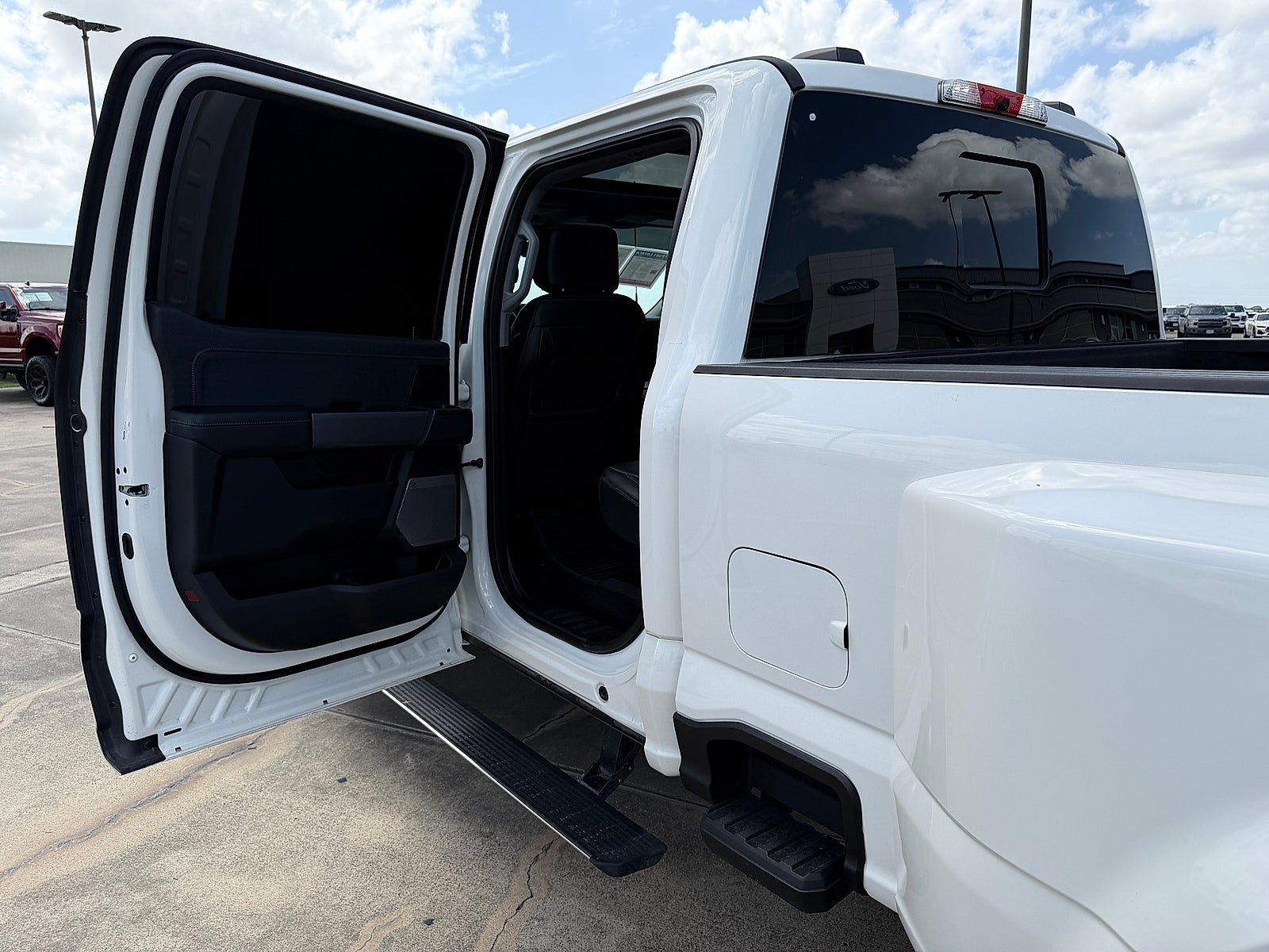 2023 Ford F-350 LARIAT