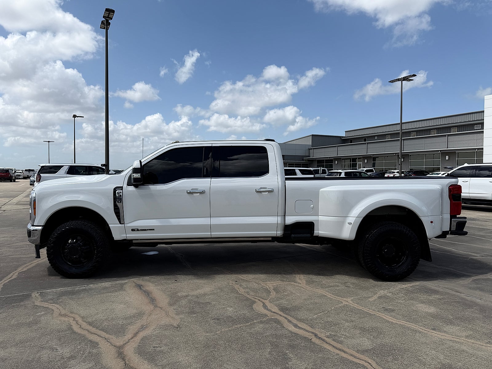 2023 Ford F-350 LARIAT
