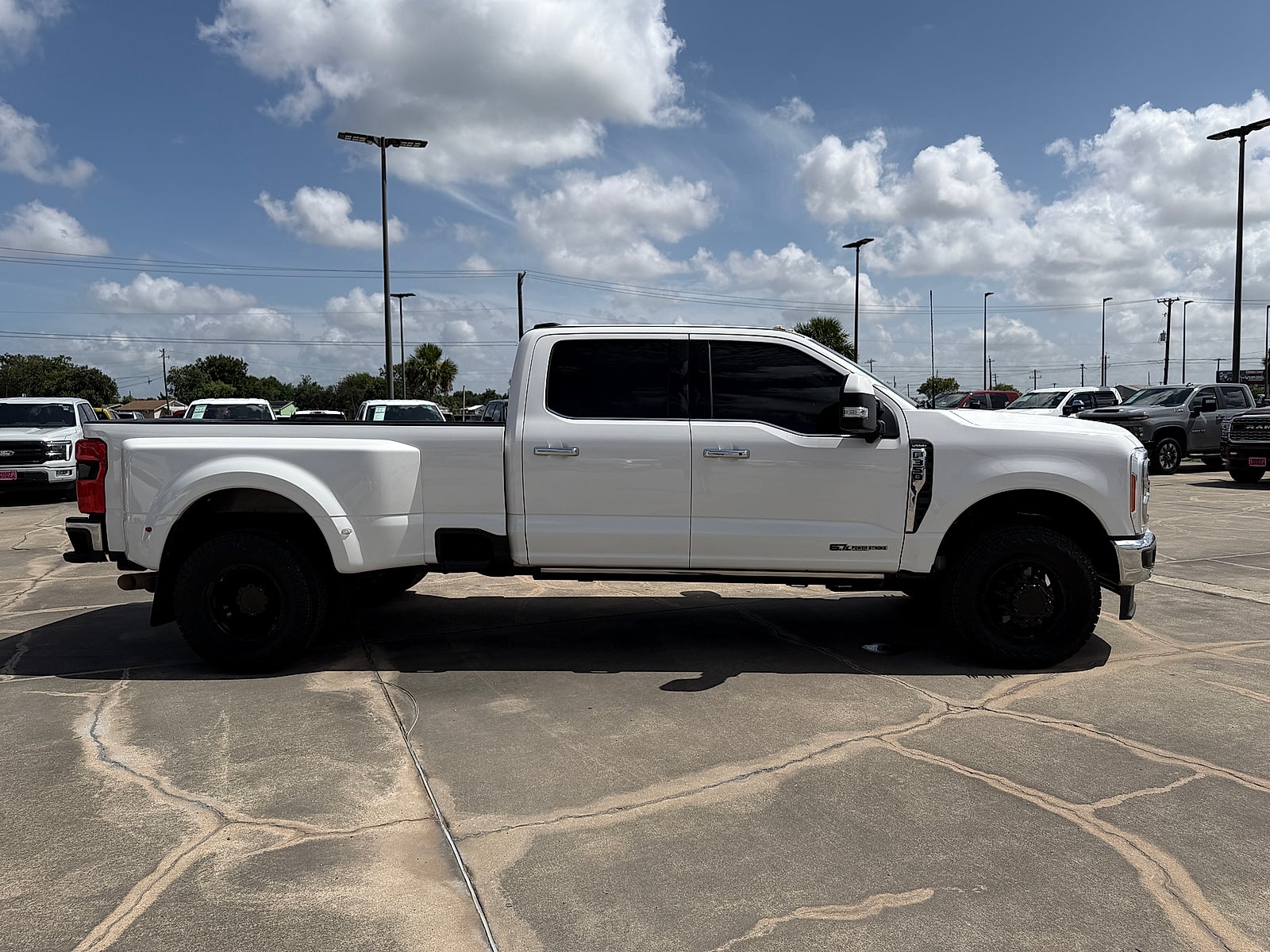 2023 Ford F-350 LARIAT