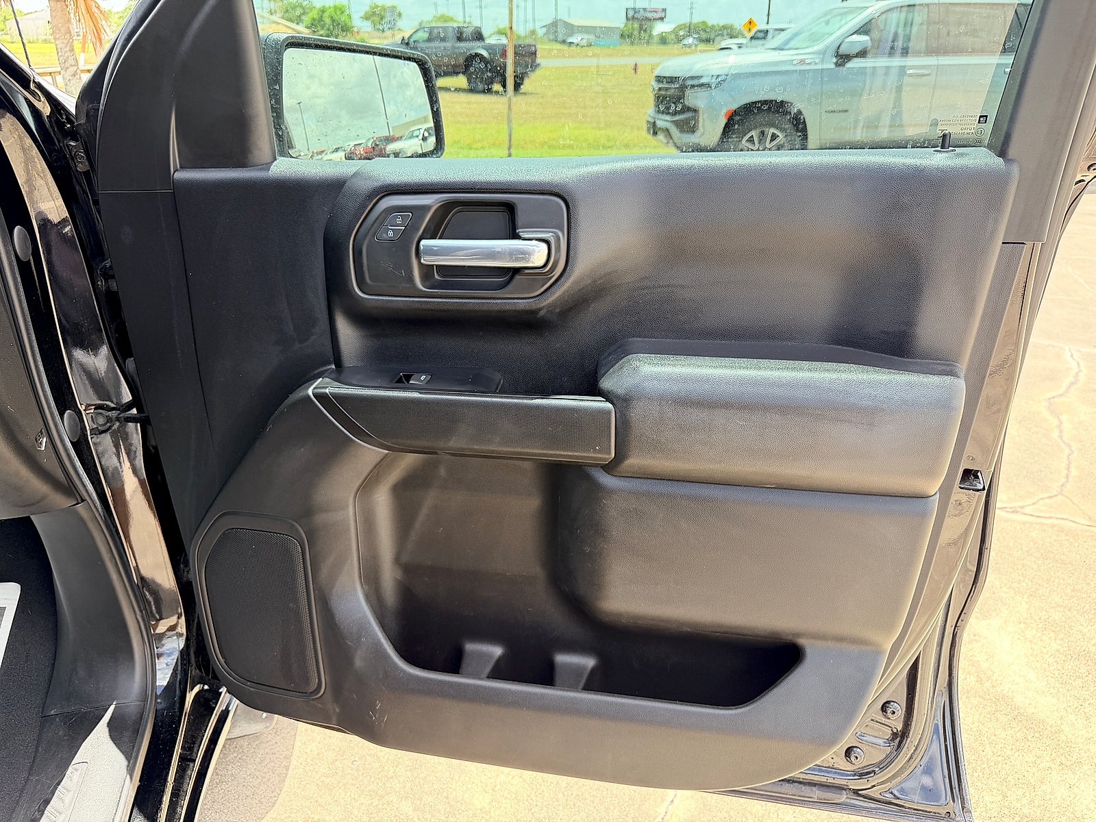 2022 Chevrolet Silverado 1500 2WD Crew Cab Short Bed Custom