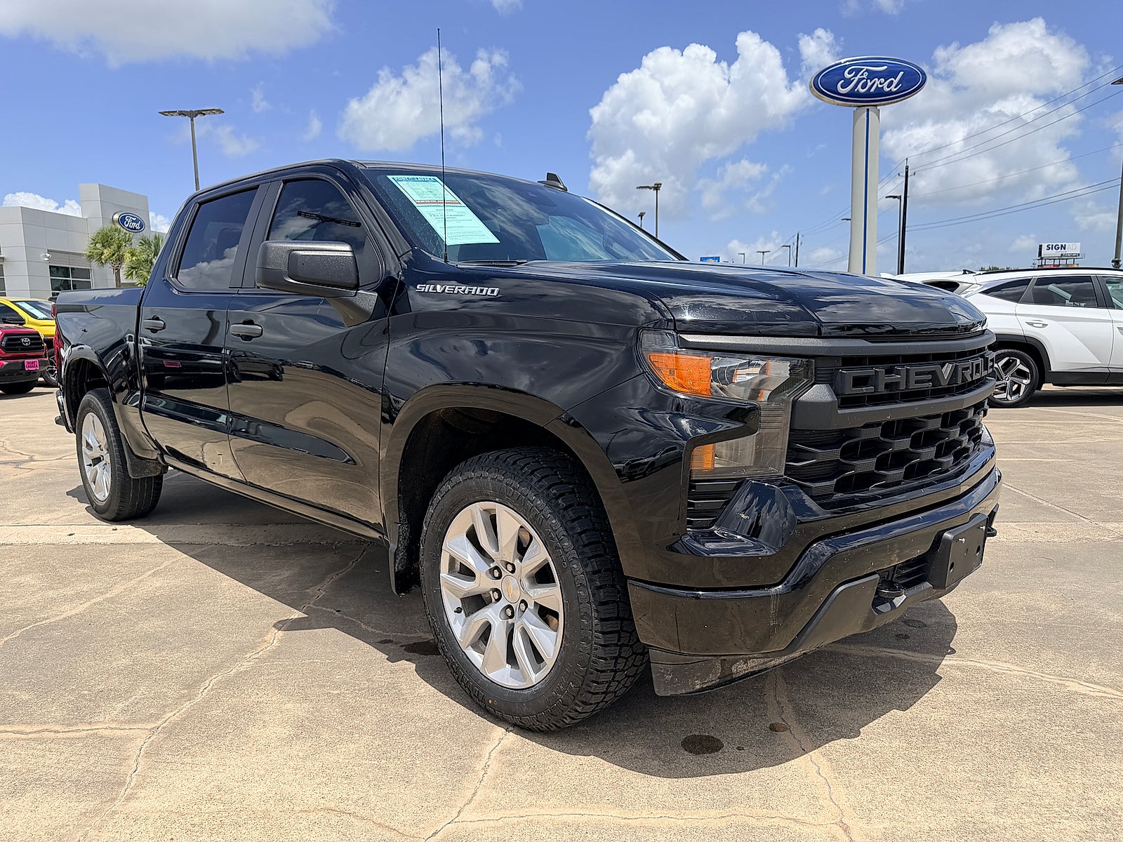 2022 Chevrolet Silverado 1500 2WD Crew Cab Short Bed Custom