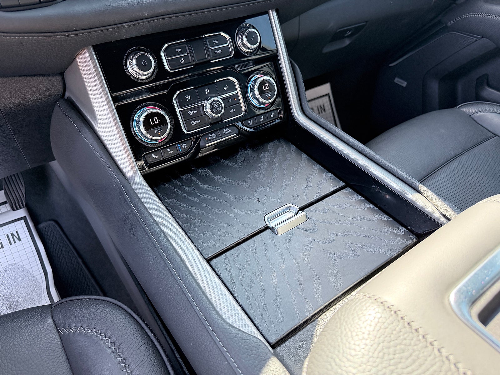 2024 GMC Yukon 4WD Denali