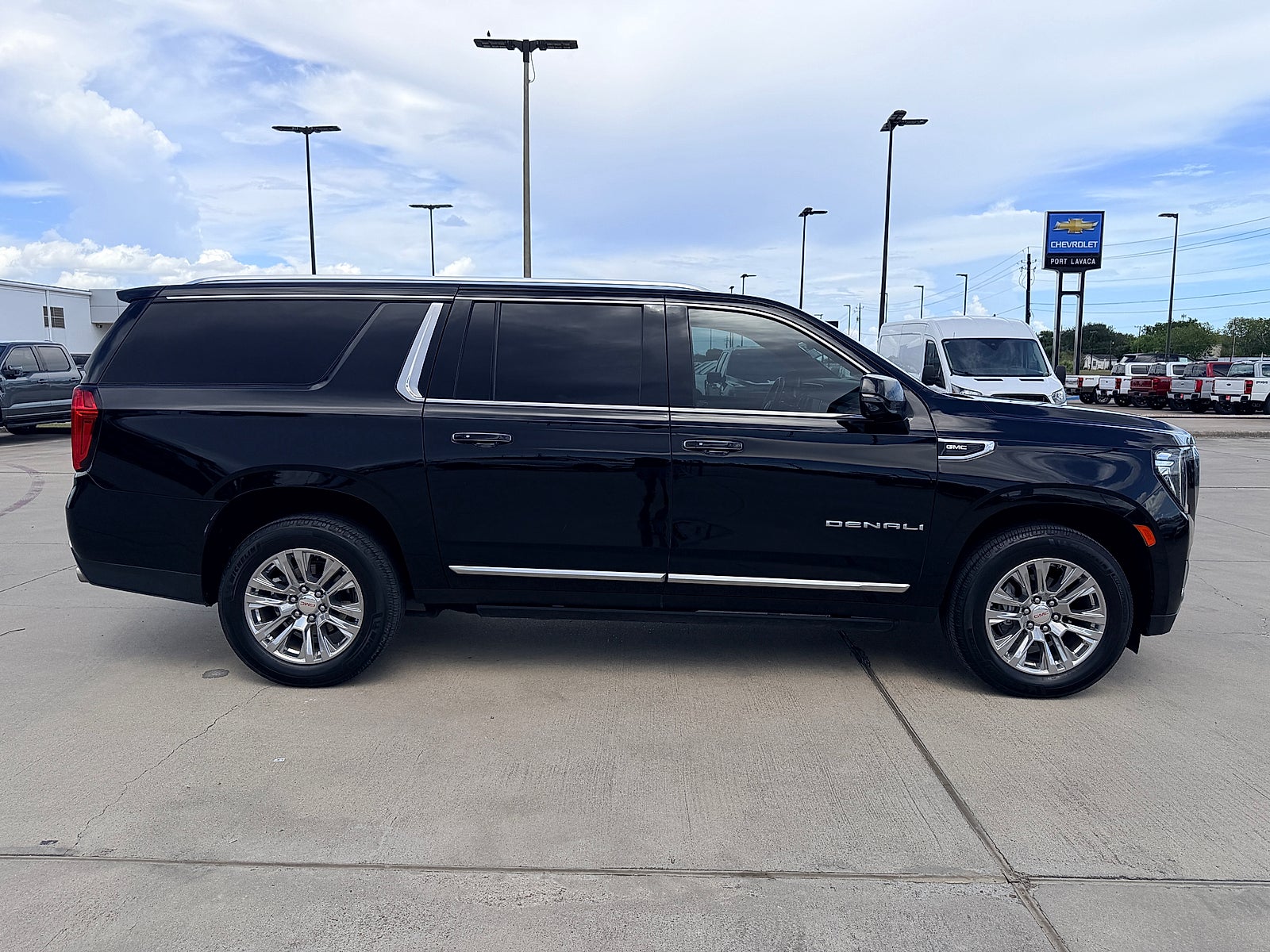 2021 GMC Yukon XL 4WD Denali