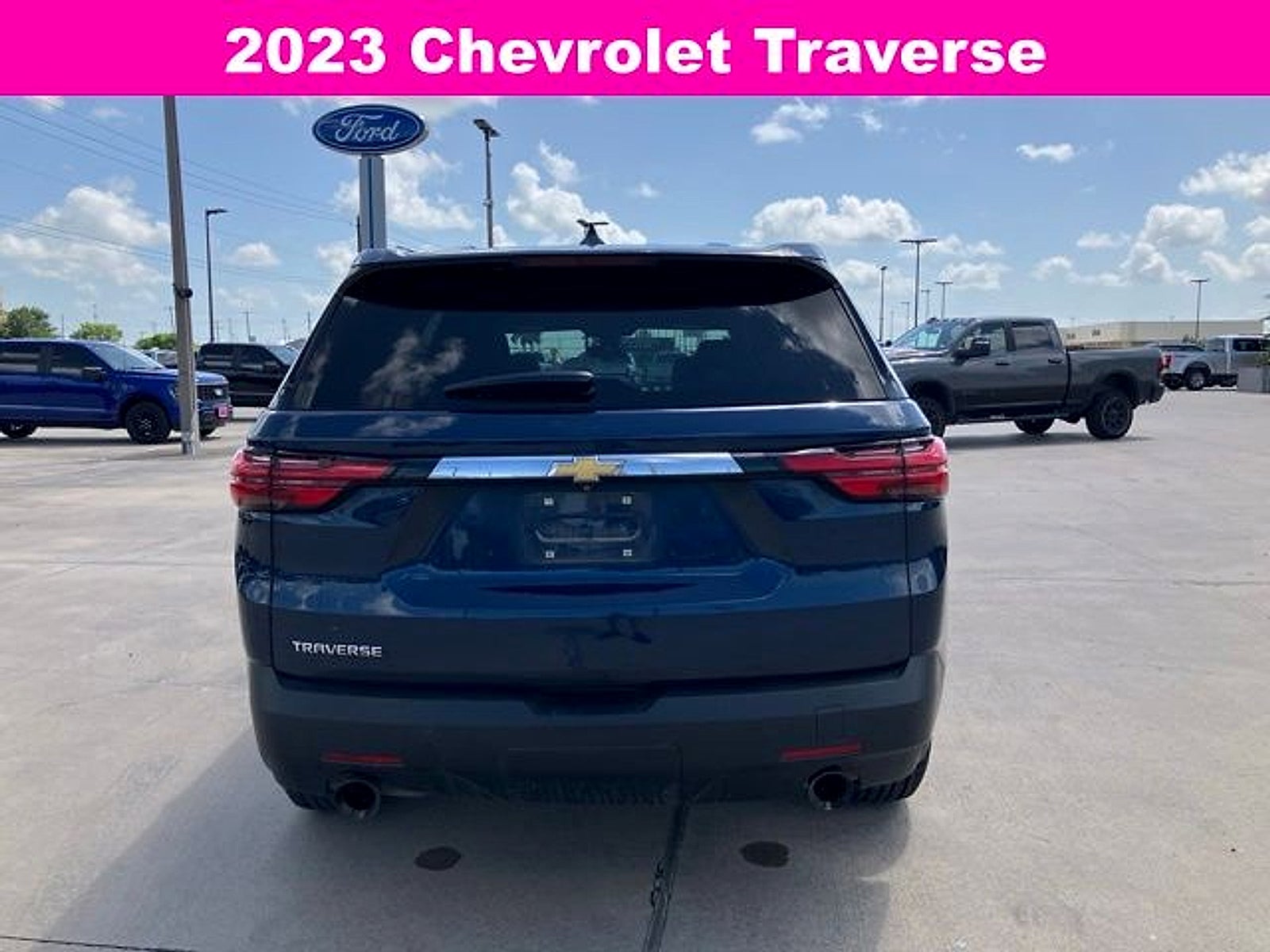 2023 Chevrolet Traverse FWD LS