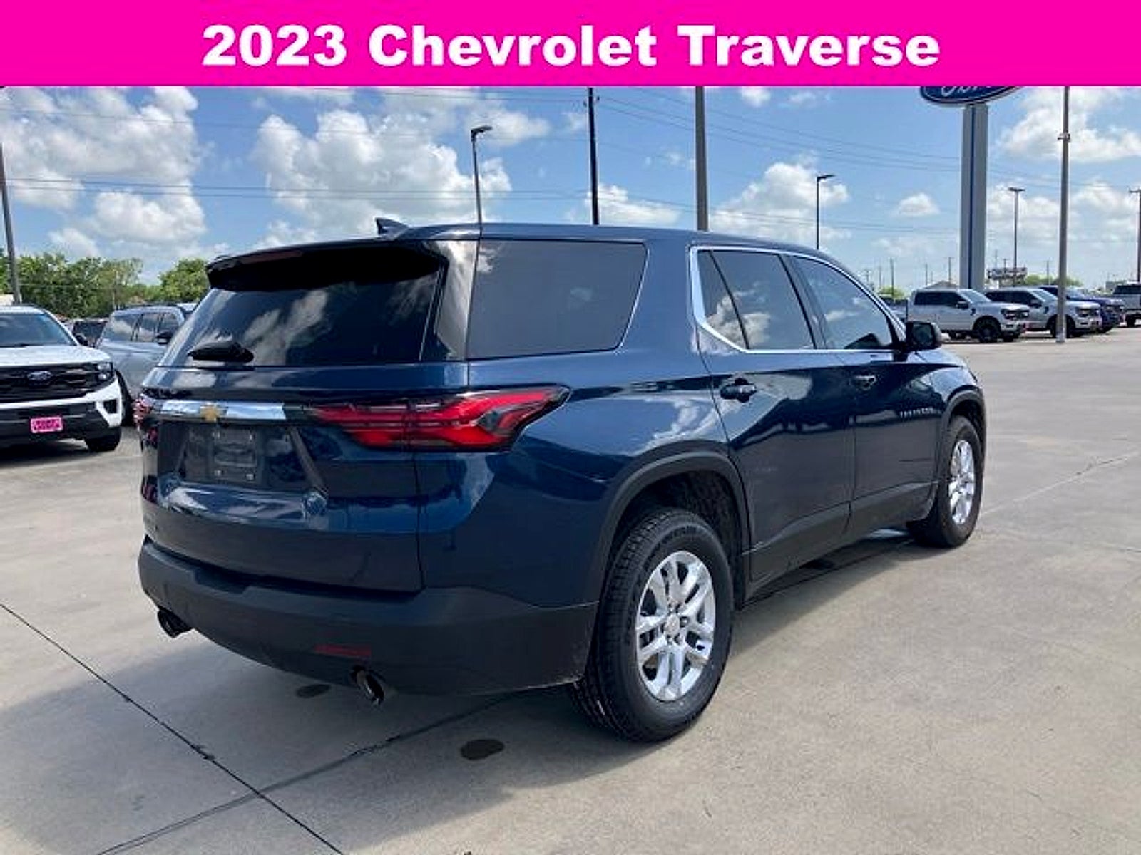 2023 Chevrolet Traverse FWD LS