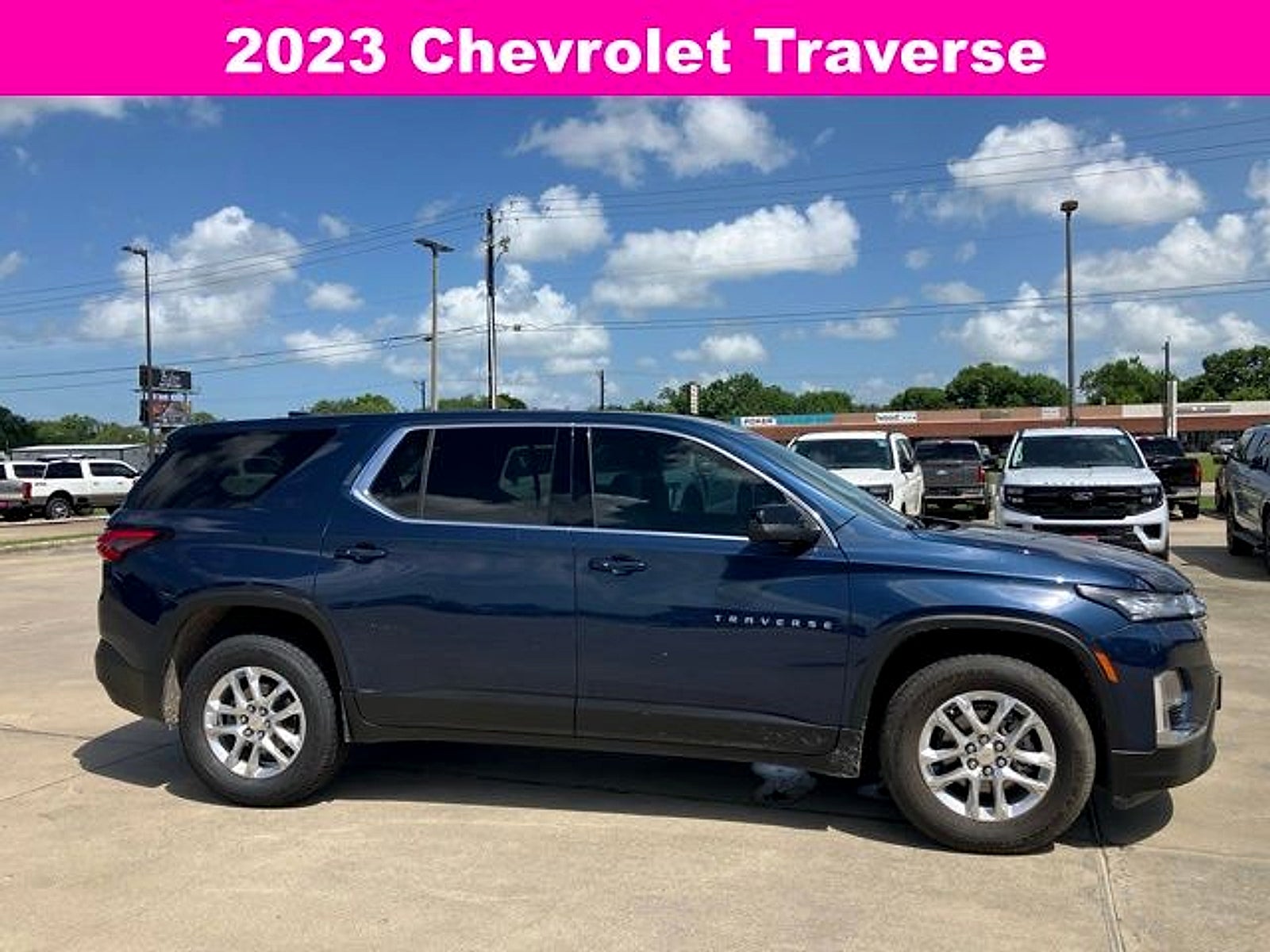2023 Chevrolet Traverse FWD LS