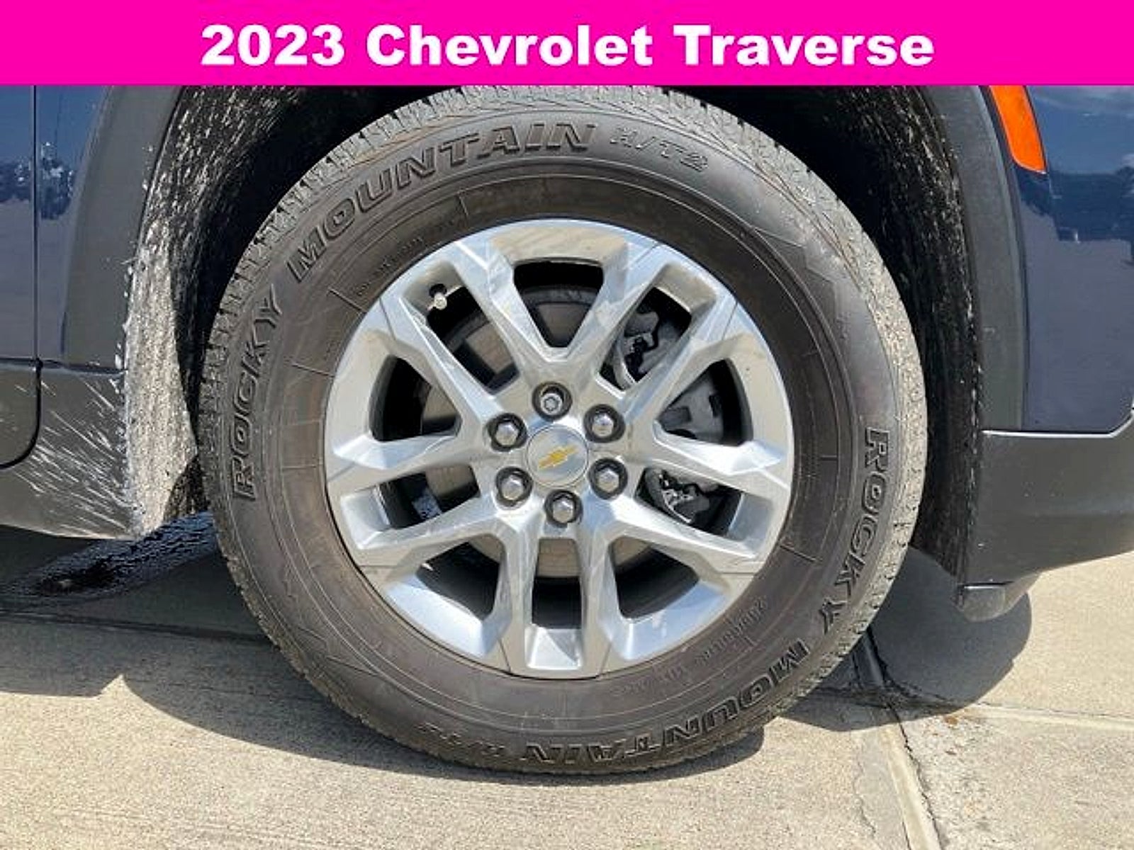 2023 Chevrolet Traverse FWD LS