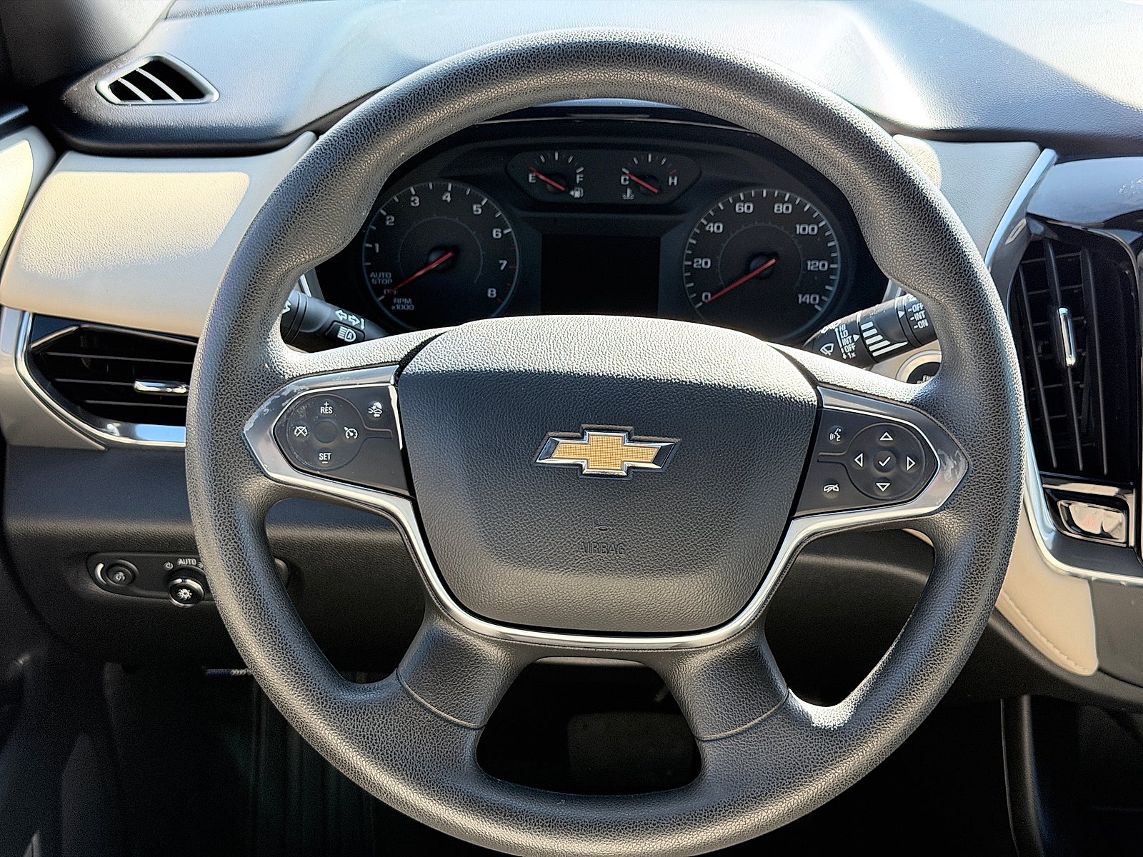2023 Chevrolet Traverse FWD LS