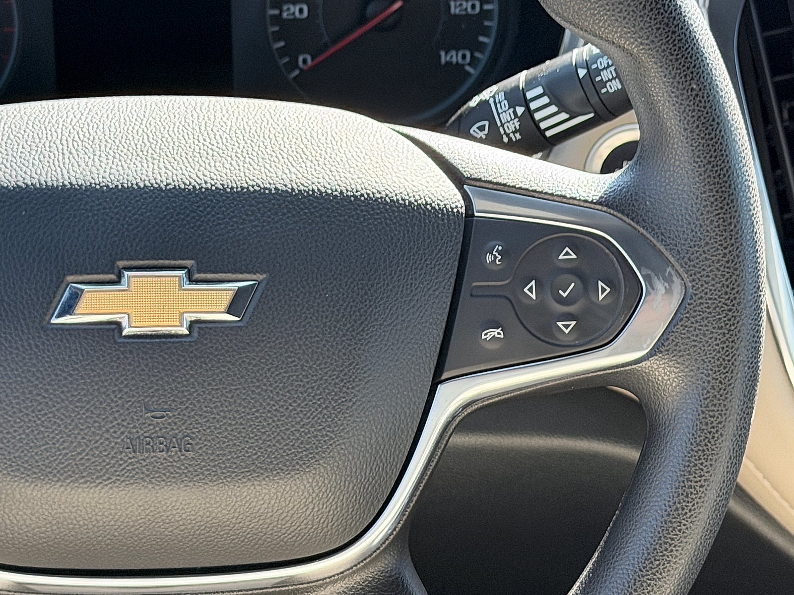2023 Chevrolet Traverse FWD LS