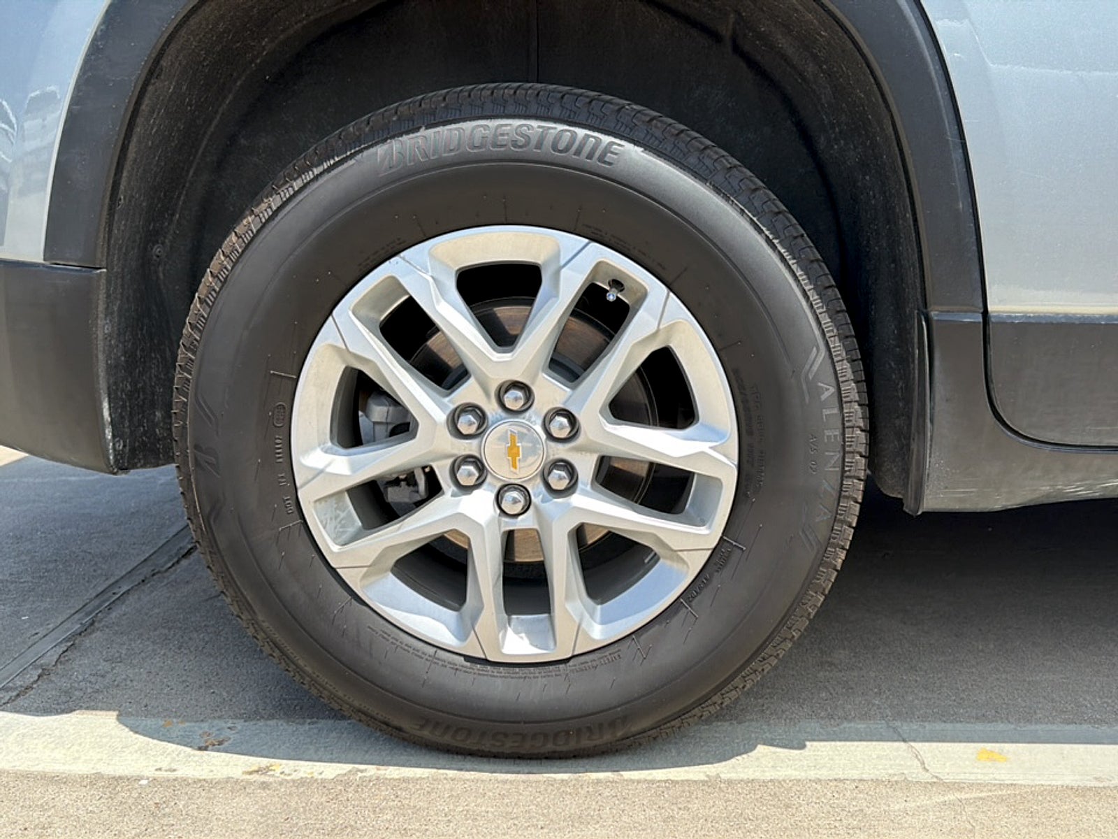 2023 Chevrolet Traverse FWD LS