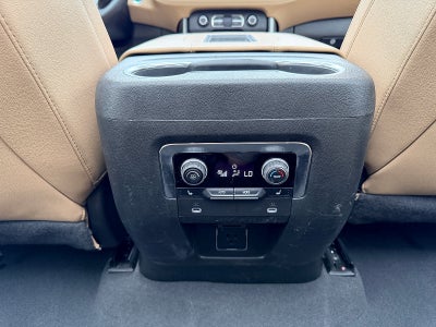 2024 Chevrolet Suburban 2WD Premier