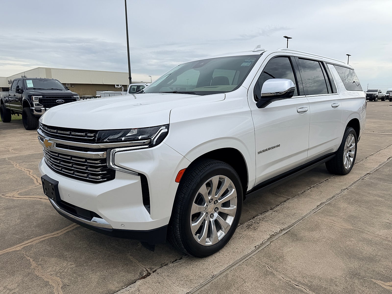 2024 Chevrolet Suburban 2WD Premier
