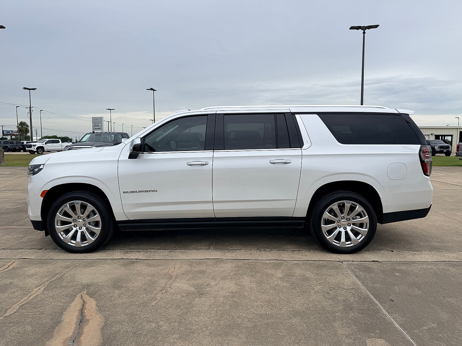 2024 Chevrolet Suburban 2WD Premier