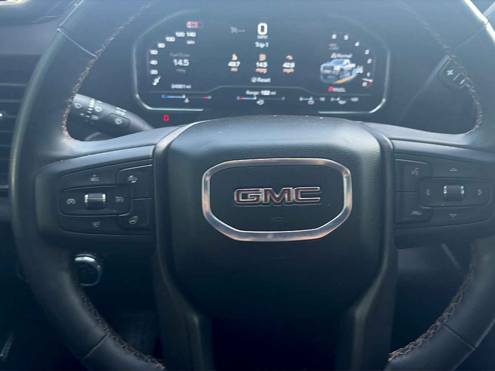 2025 GMC Sierra 2500HD 4WD Crew Cab Standard Bed AT4