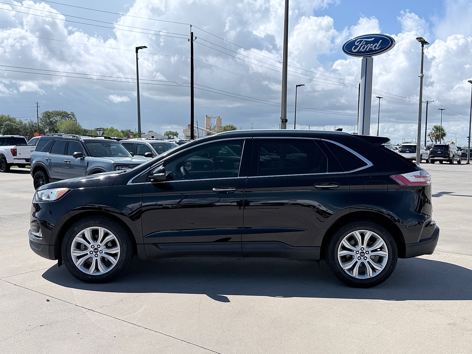 2020 Ford Edge Titanium
