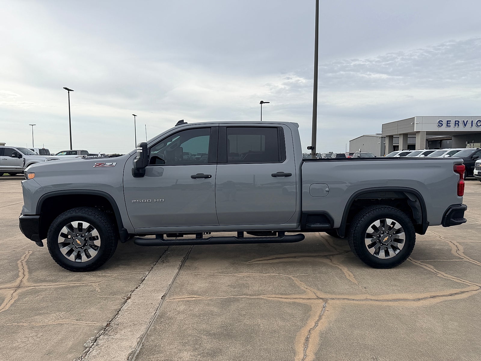 2025 Chevrolet Silverado 2500HD 4WD Crew Cab Standard Bed Custom