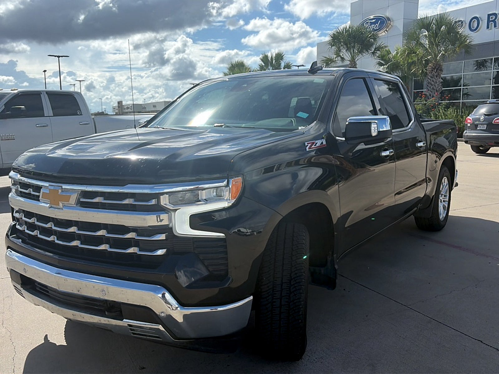2024 Chevrolet Silverado 1500 4WD Crew Cab Short Bed LTZ