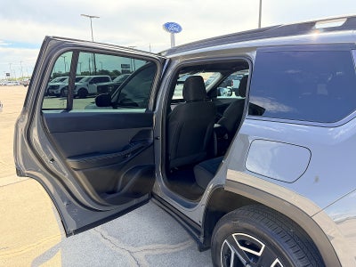 2026 Jeep Cherokee Laredo 4x4