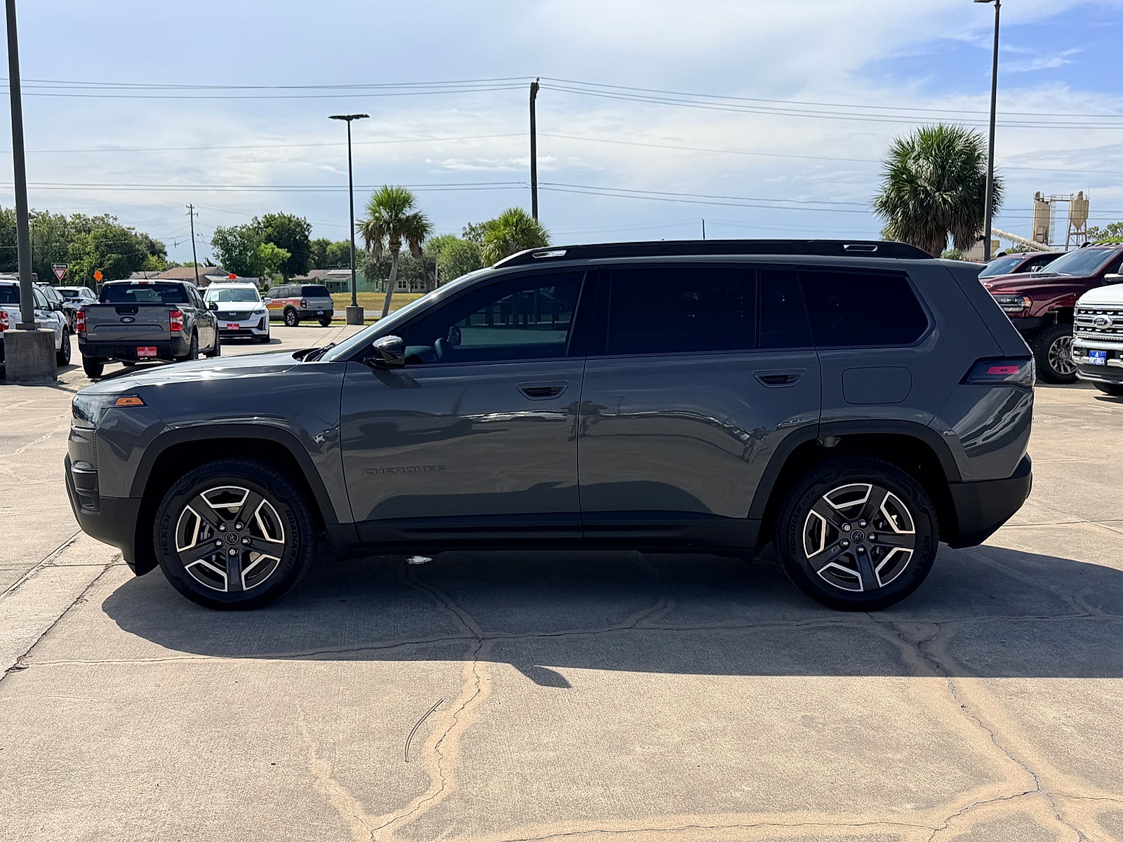 2026 Jeep Cherokee Laredo 4x4