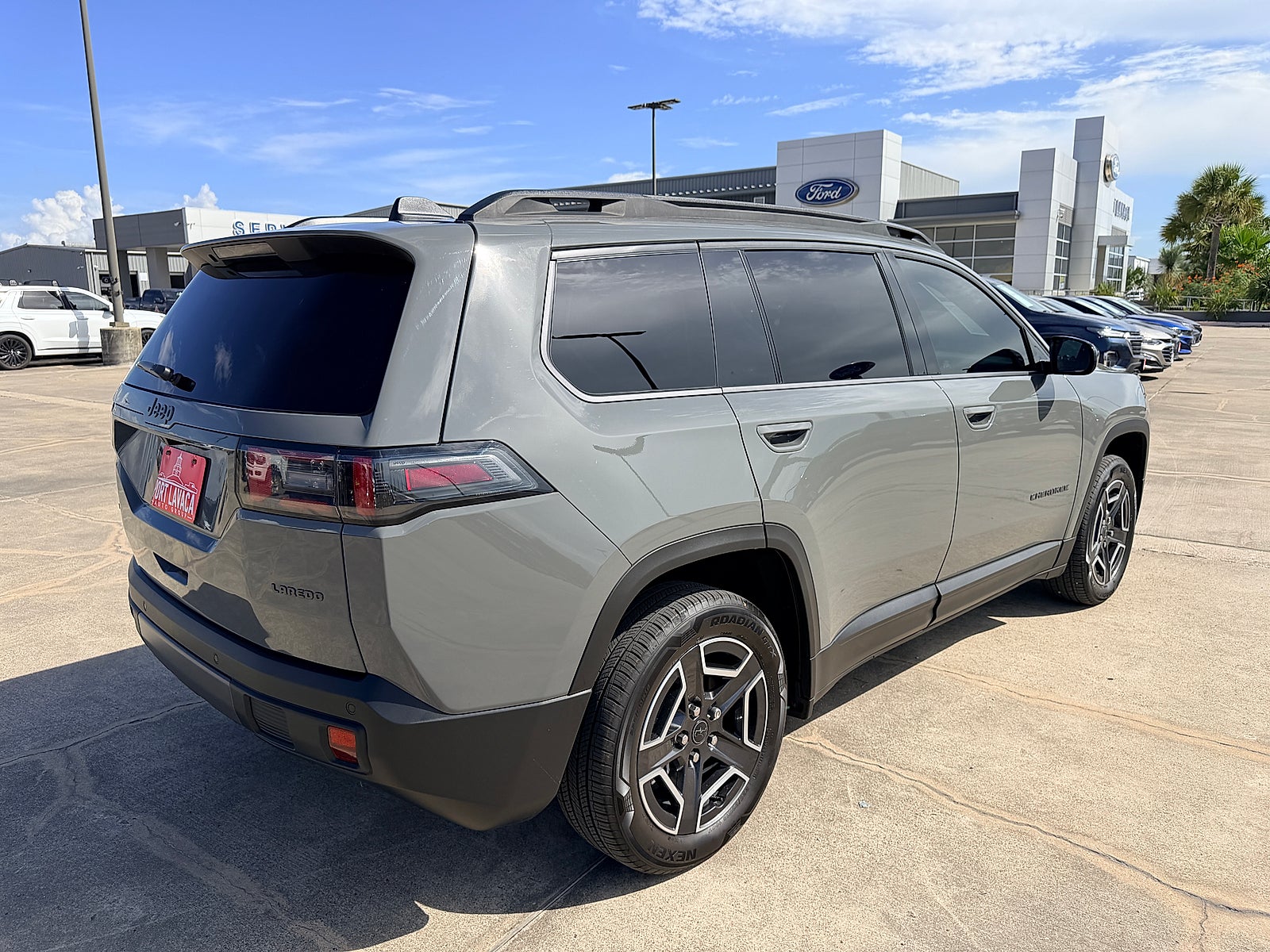 2026 Jeep Cherokee Laredo 4x4