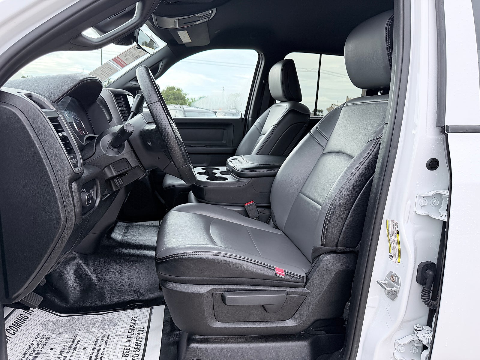 2025 RAM 2500 Tradesman Crew Cab 4x4 6'4" Box