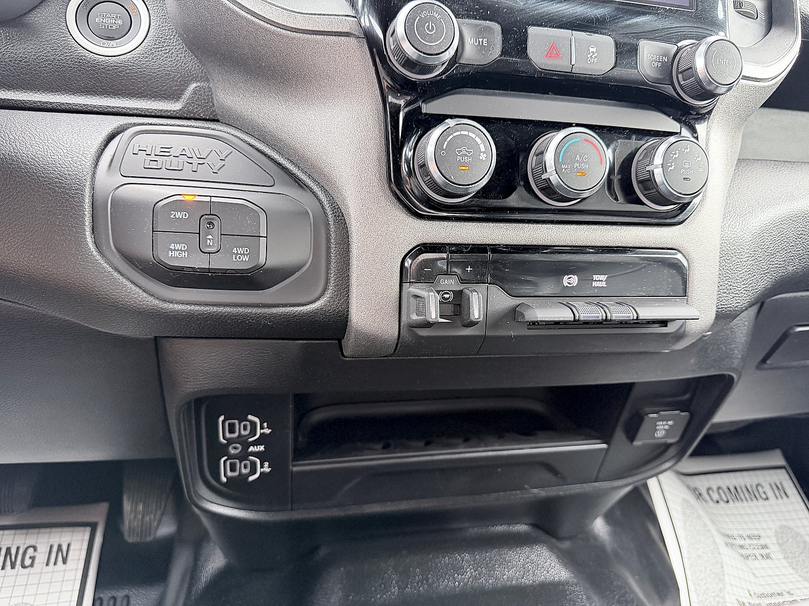 2025 RAM 2500 Tradesman Crew Cab 4x4 6'4" Box