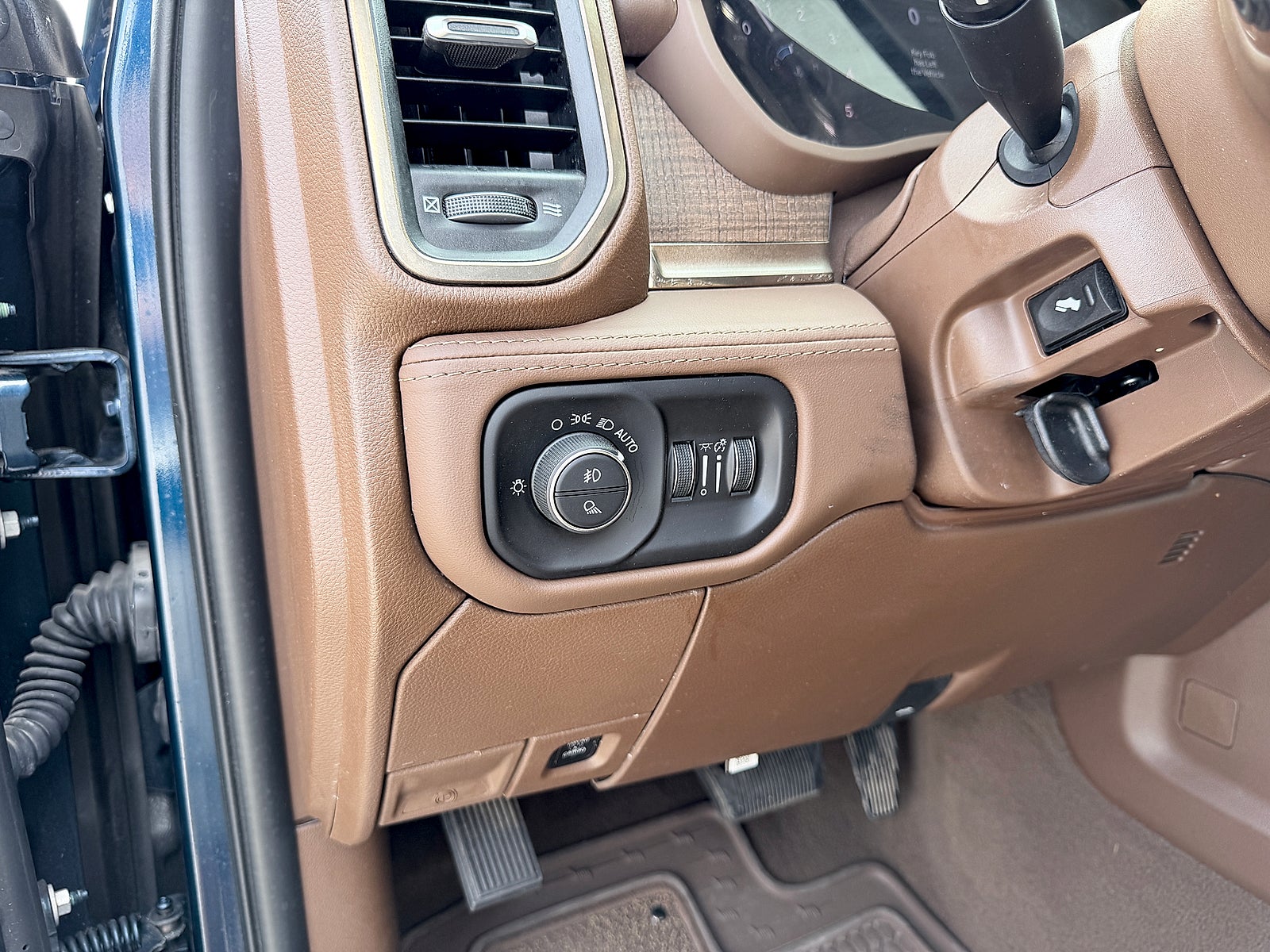 2024 RAM 3500 Limited Longhorn Crew Cab 4x4 8' Box