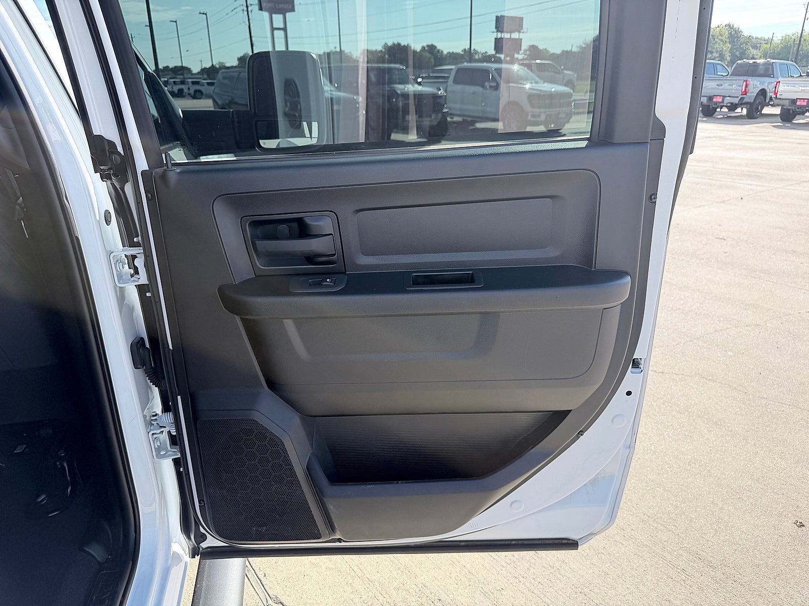 2025 RAM 2500 Tradesman Crew Cab 4x4 6'4" Box