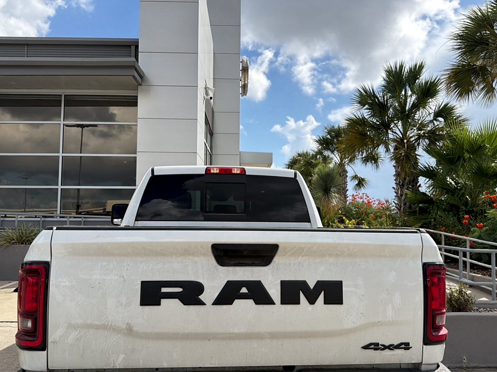 2025 RAM 2500 Tradesman Crew Cab 4x4 6'4" Box
