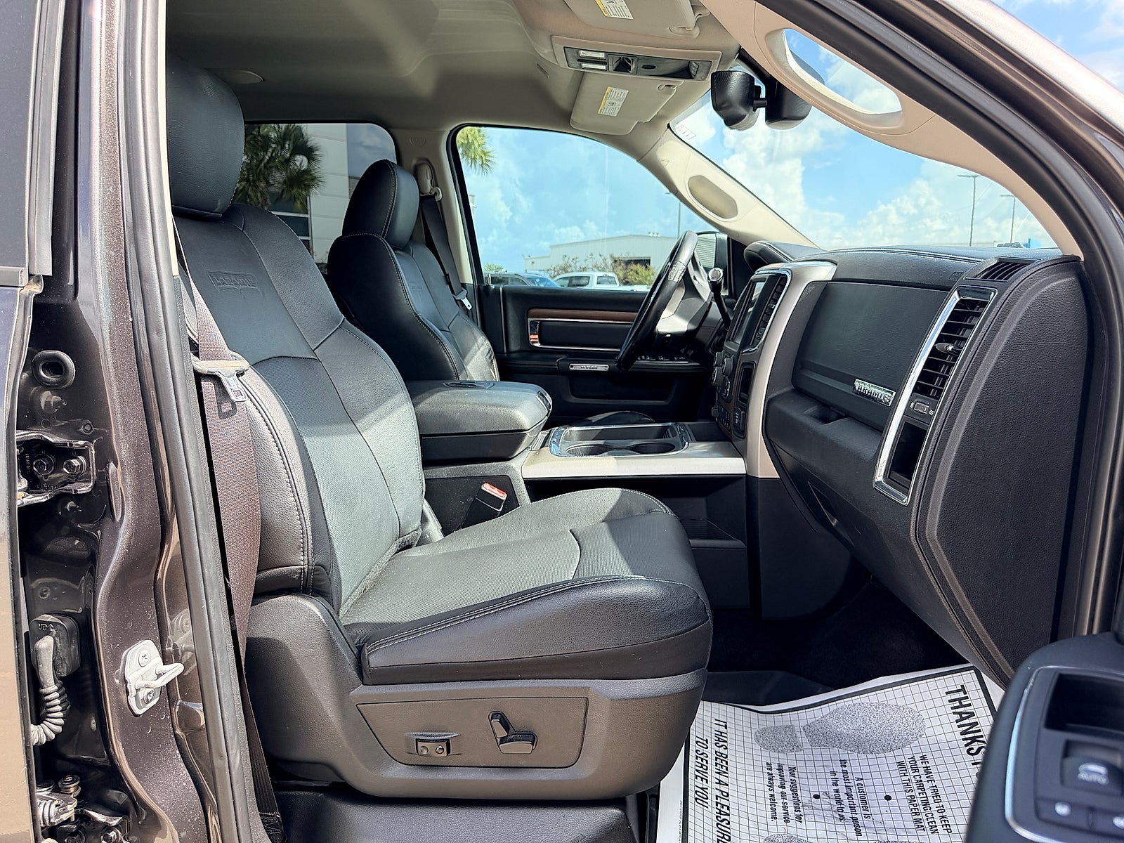 2017 RAM 2500 Laramie Crew Cab 4x4 6'4" Box