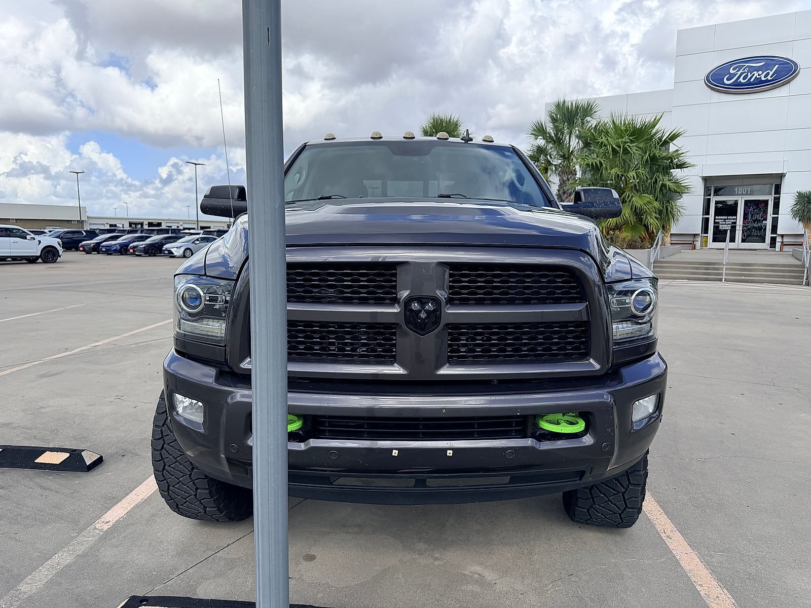 2017 RAM 2500 Laramie Crew Cab 4x4 6'4" Box