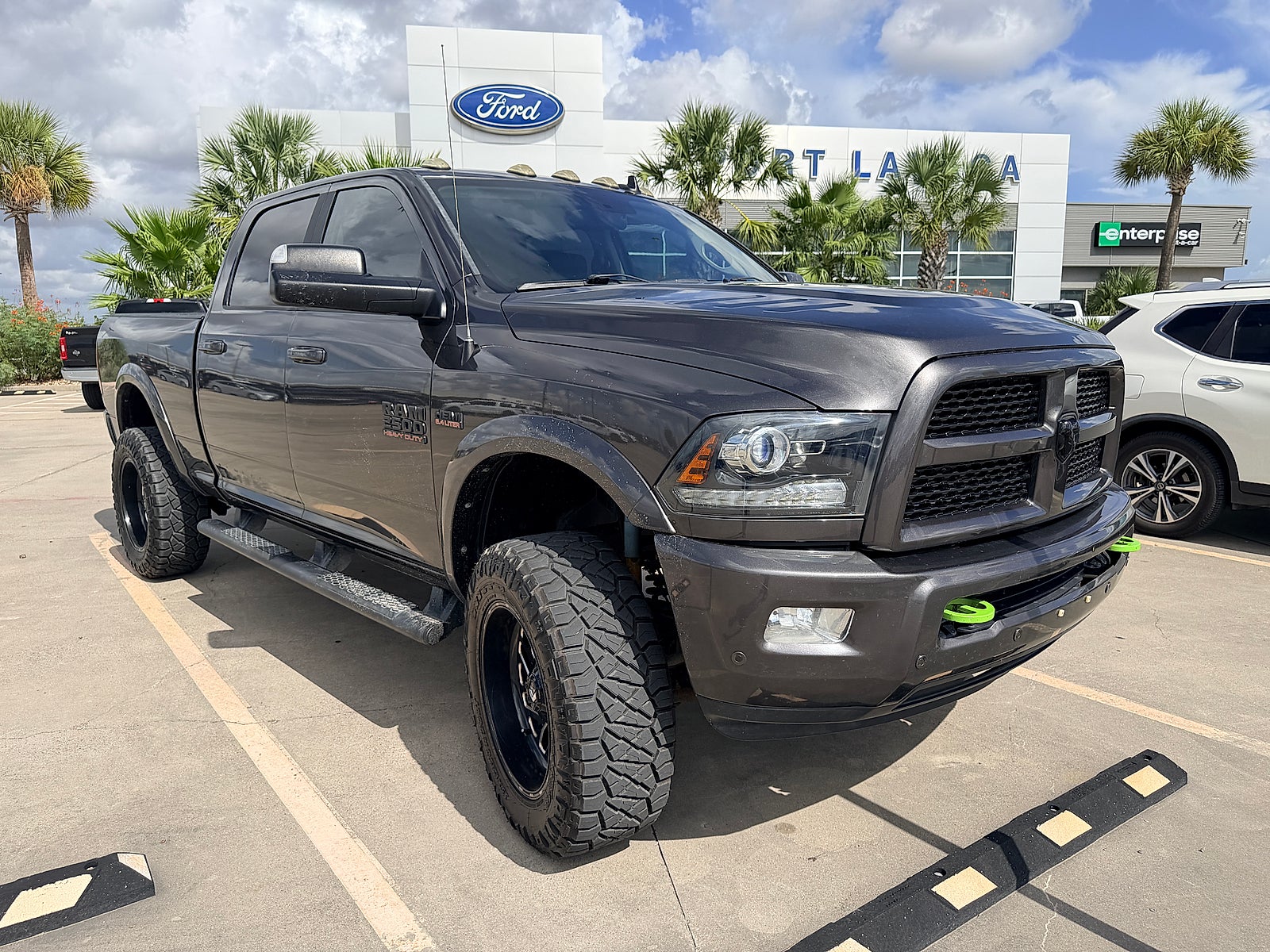 2017 RAM 2500 Laramie Crew Cab 4x4 6'4" Box