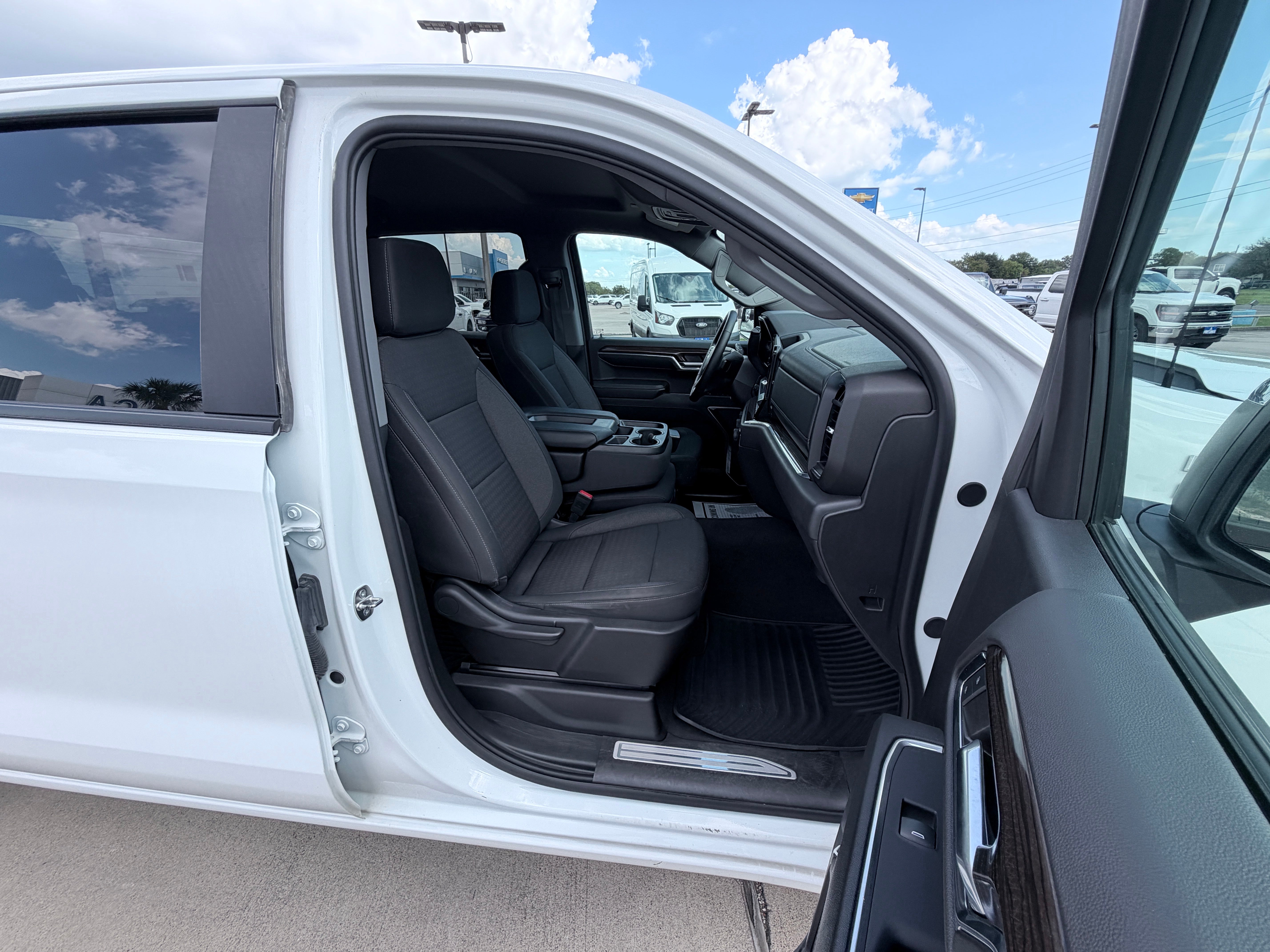 2024 Chevrolet Silverado 1500 4WD Crew Cab Short Bed LT