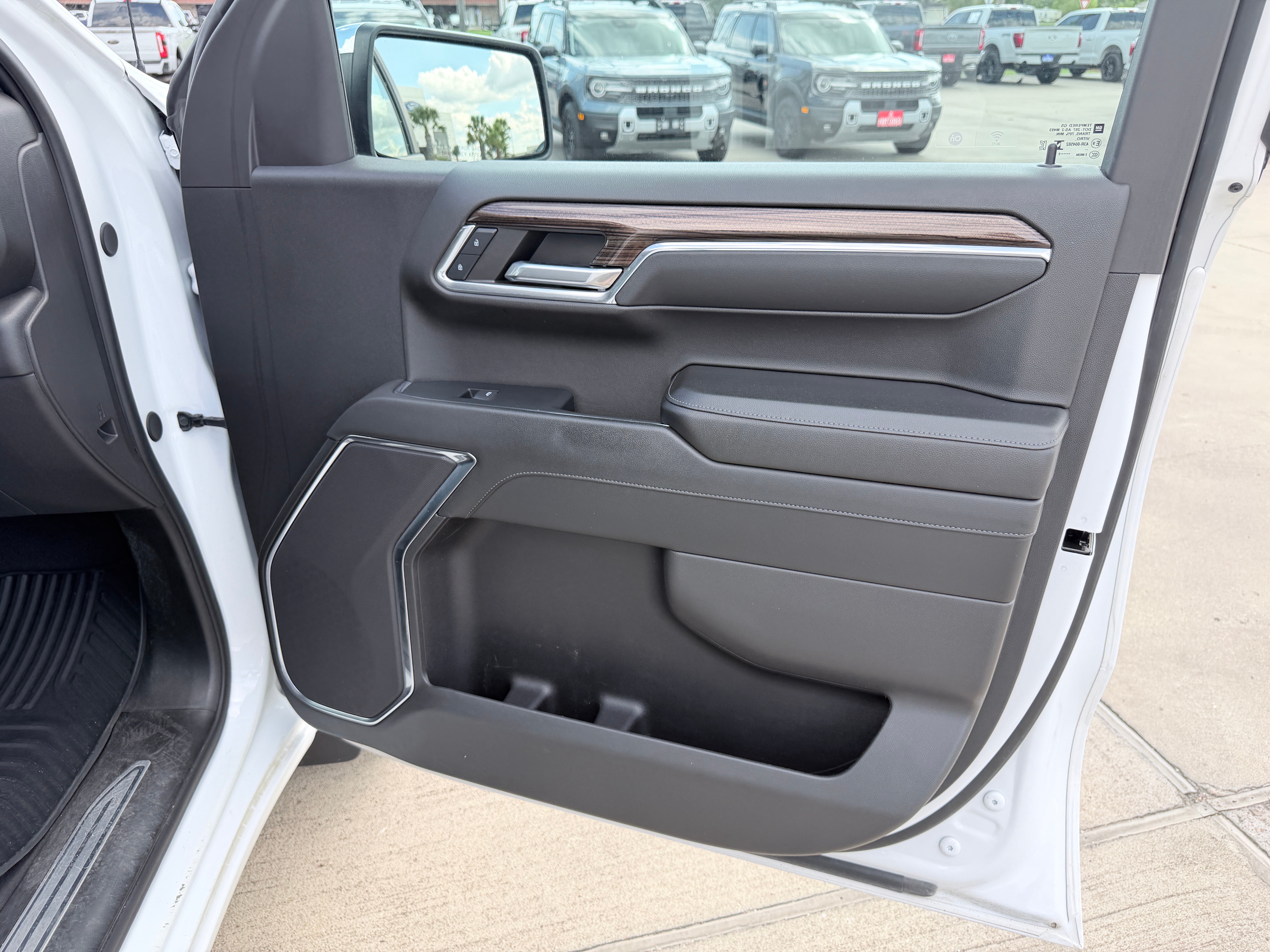 2024 Chevrolet Silverado 1500 4WD Crew Cab Short Bed LT
