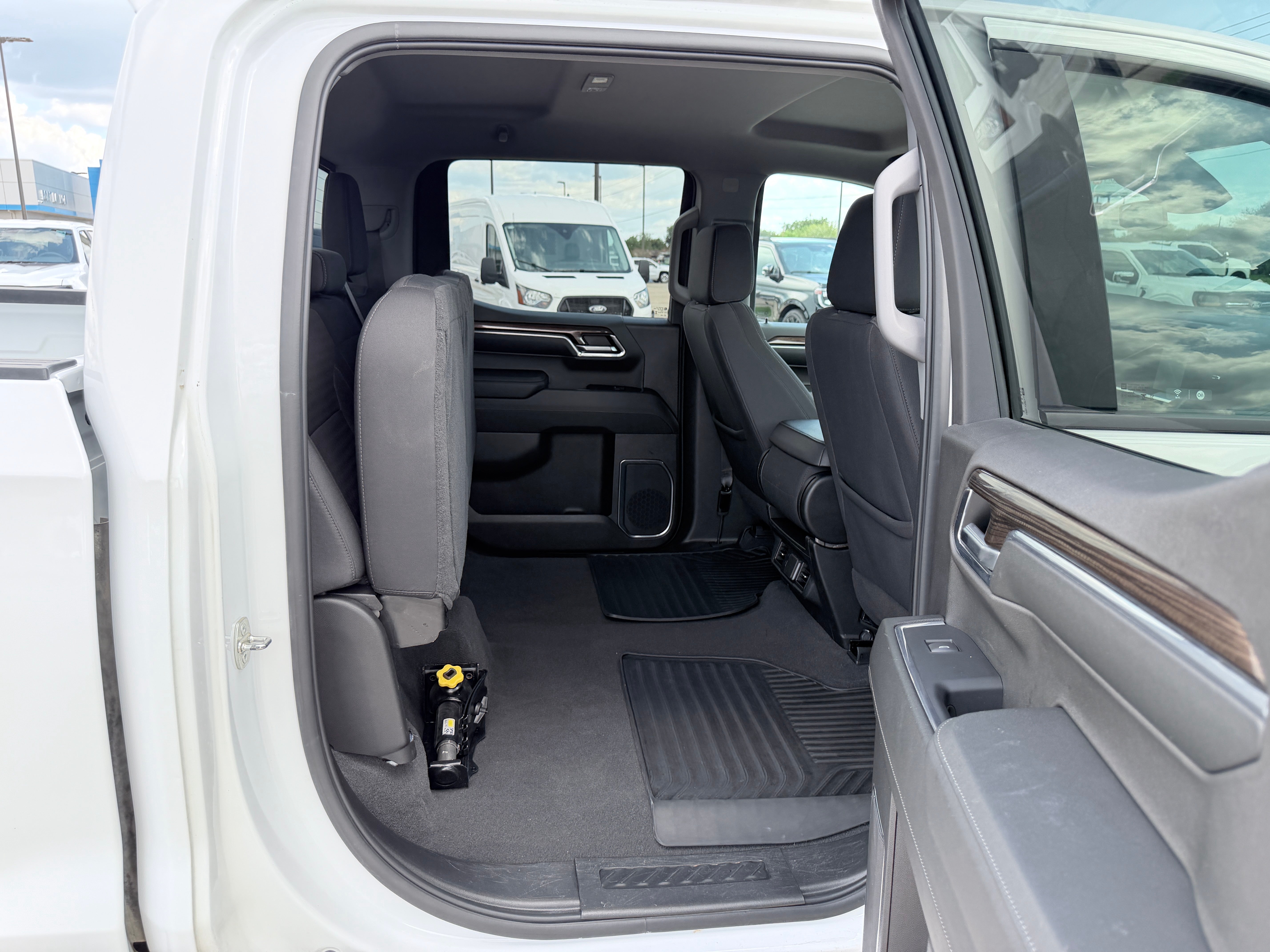 2024 Chevrolet Silverado 1500 4WD Crew Cab Short Bed LT