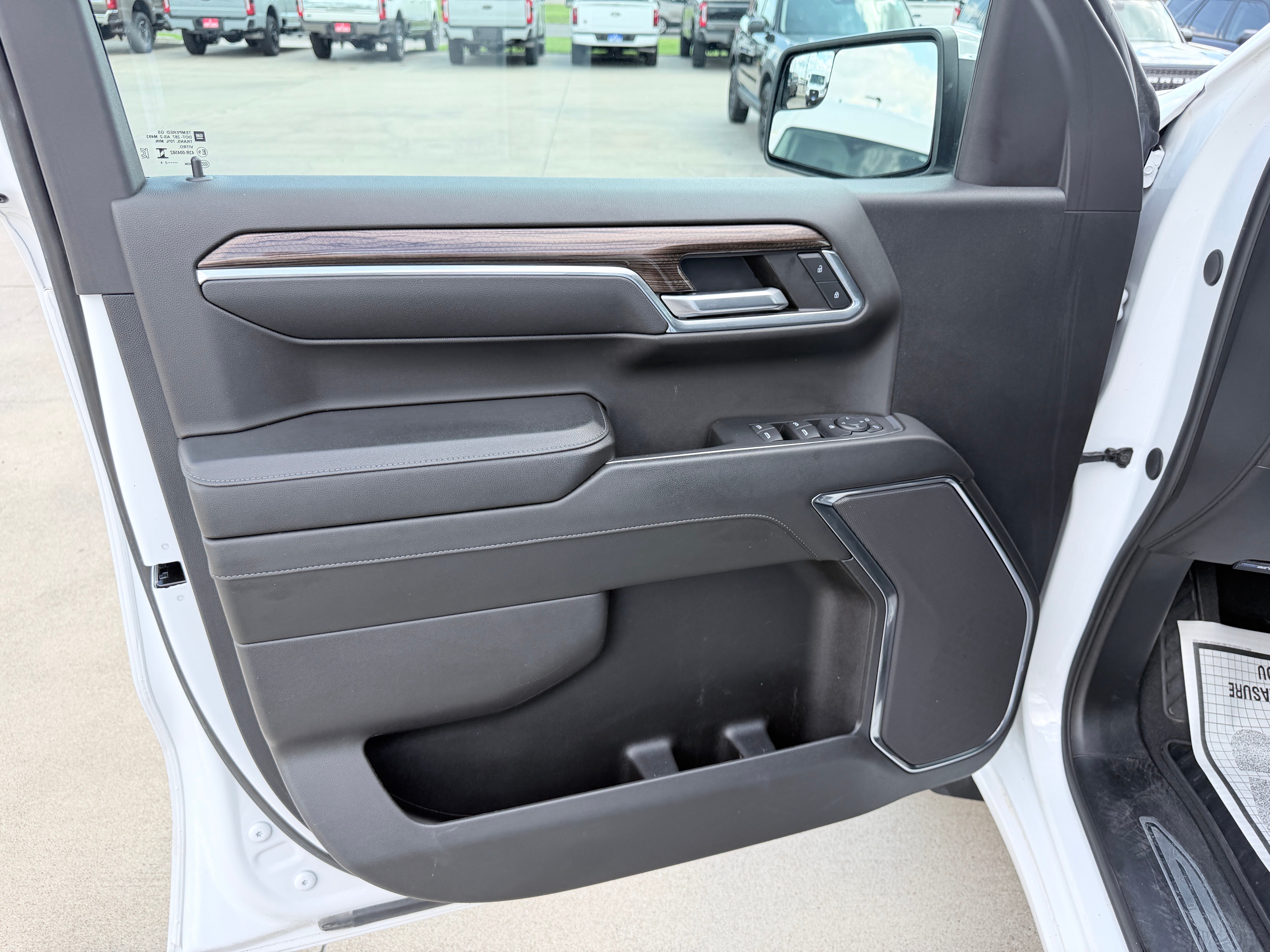 2024 Chevrolet Silverado 1500 4WD Crew Cab Short Bed LT